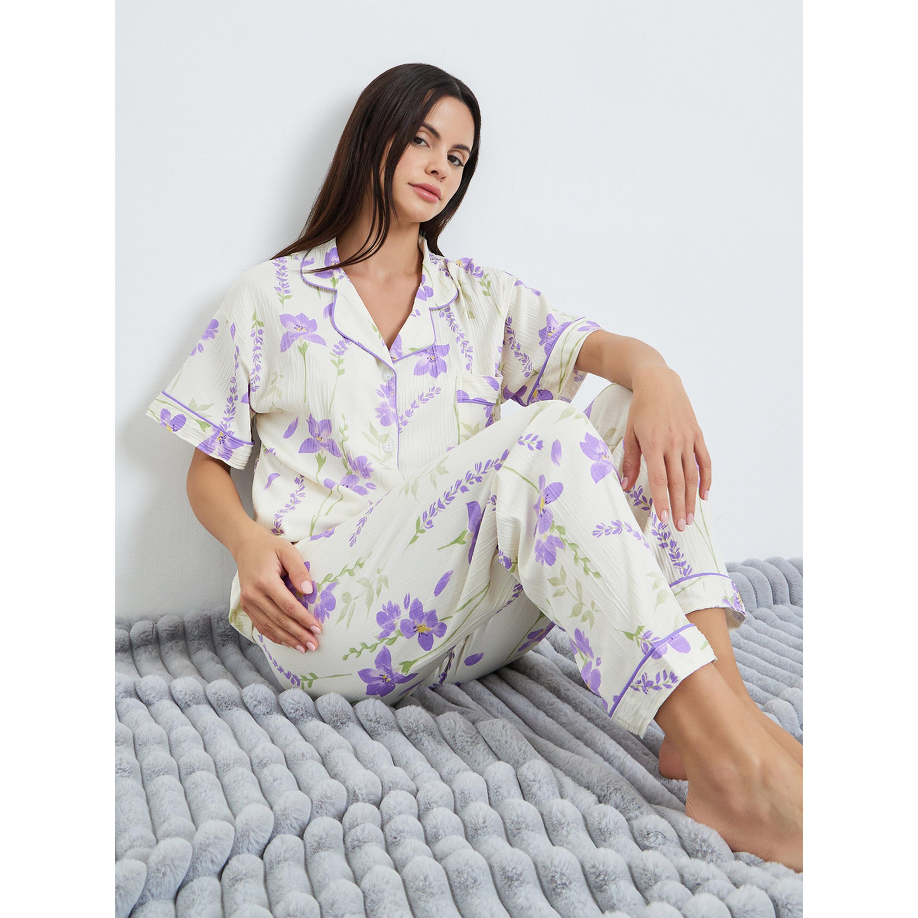 طقم بيجاما من بنطال وشورت مع بلوزة بطبعات زهور-women-clothing-nightwear-pyjamas-longsets-image-2