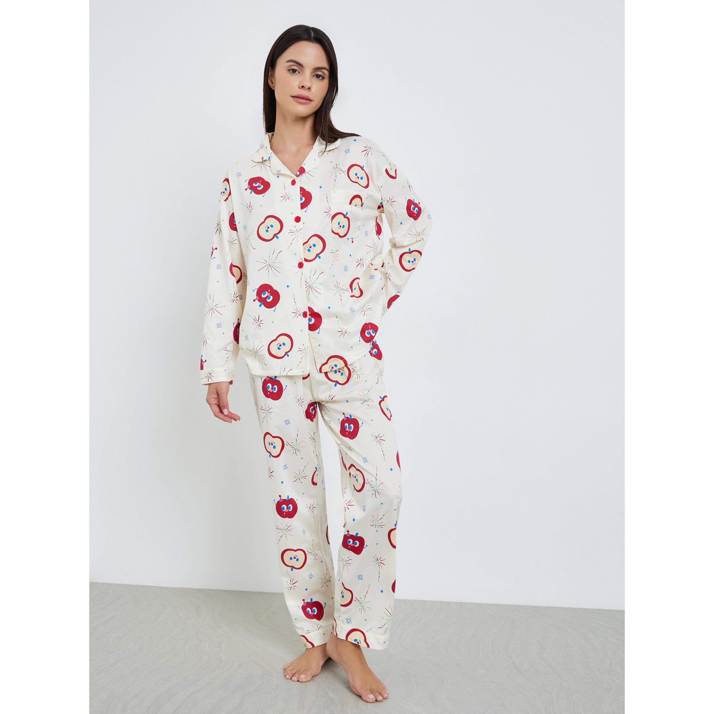 طقم بيجاما من بنطال وبلوزة بأزرار وطبعة جرافيك-women-clothing-nightwear-pyjamas-longsets-image-1