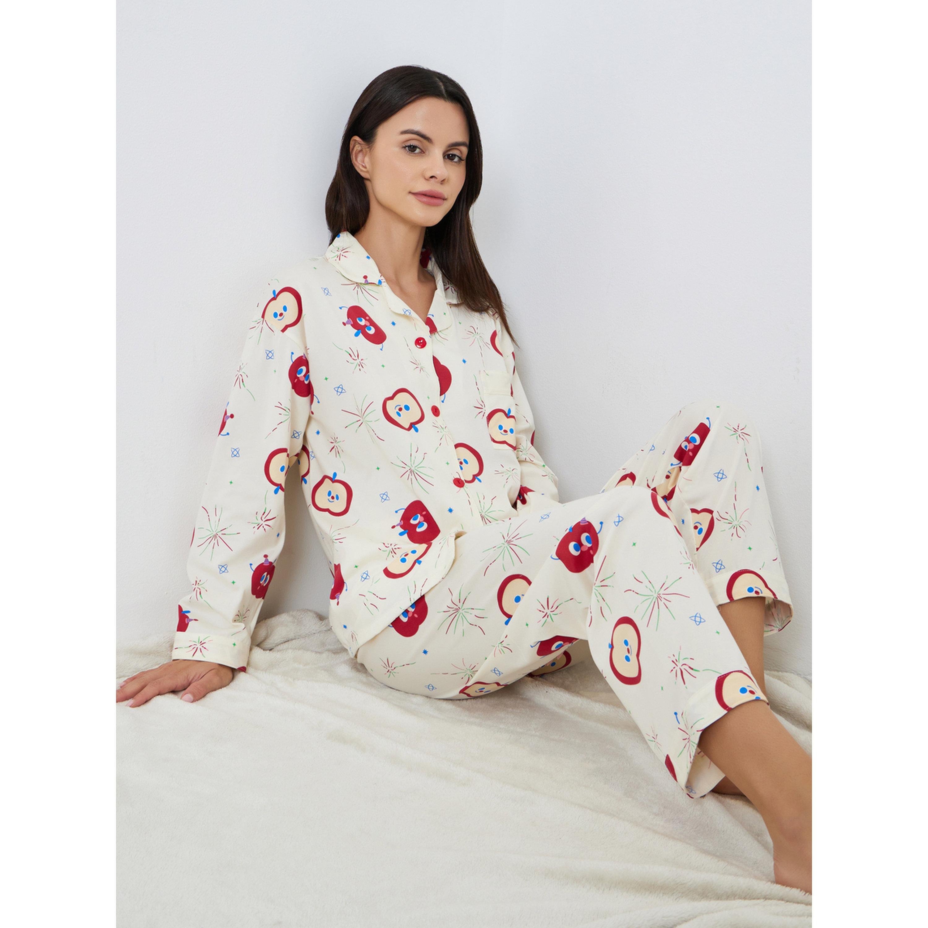 طقم بيجاما من بنطال وبلوزة بأزرار وطبعة جرافيك-women-clothing-nightwear-pyjamas-longsets-image-2