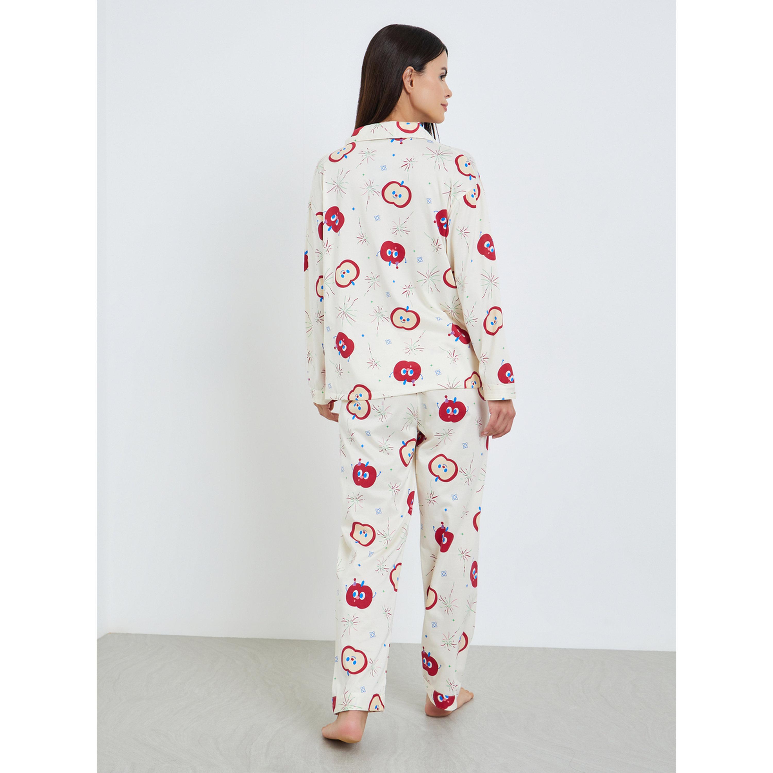 طقم بيجاما من بنطال وبلوزة بأزرار وطبعة جرافيك-women-clothing-nightwear-pyjamas-longsets-image-4