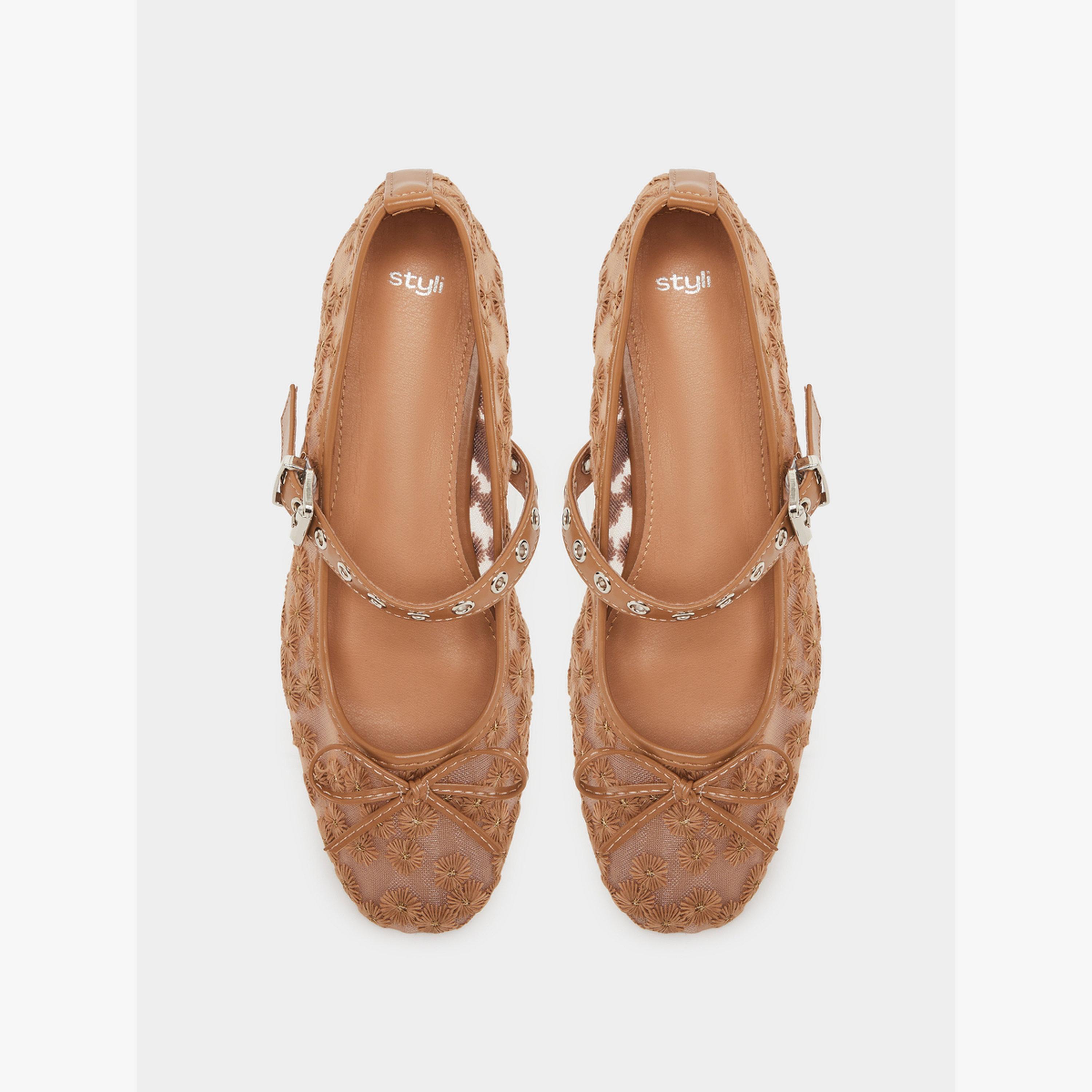 حذاء باليرينا بتفاصيل زهور مُطرّزة-women-shoes-ballerinas-image-3
