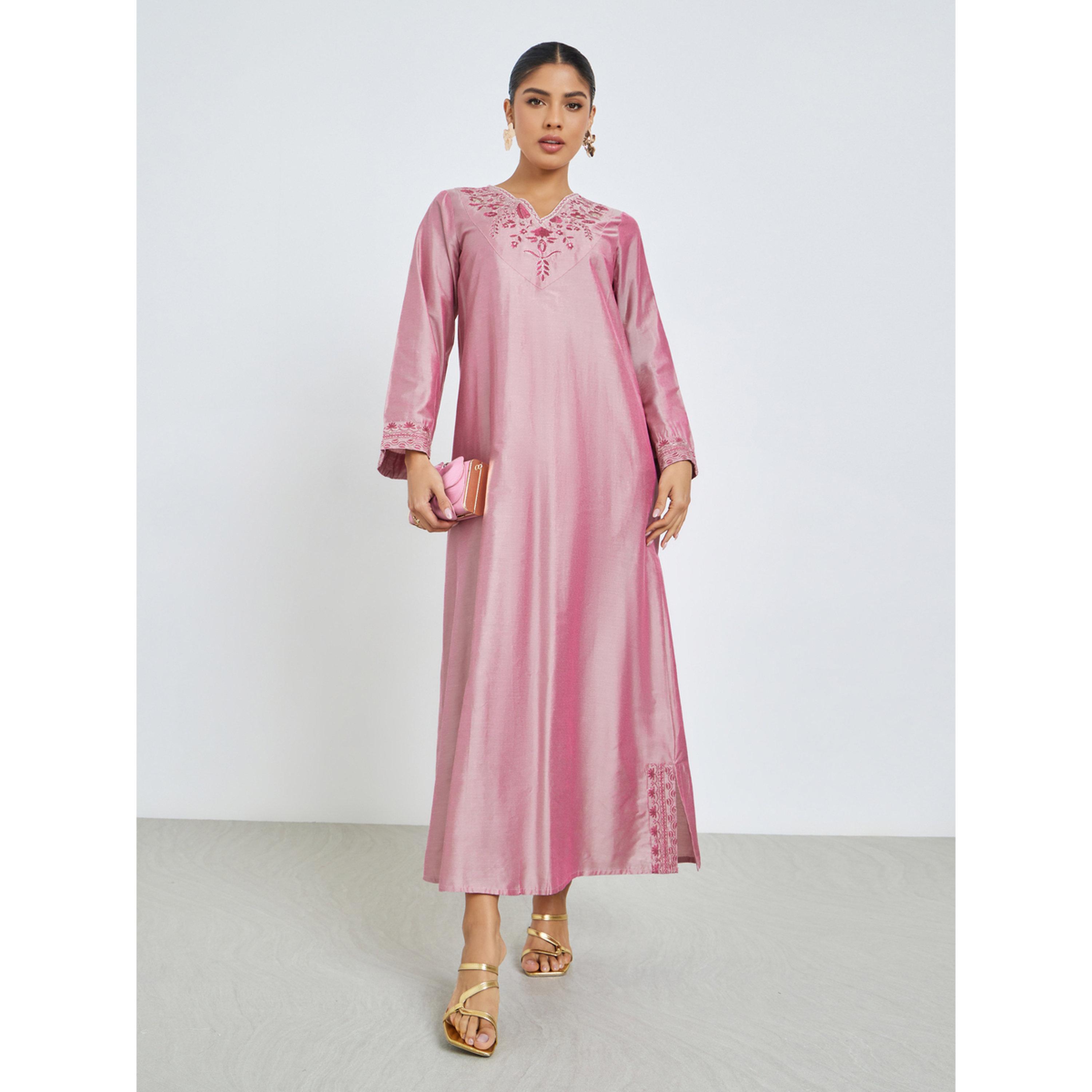 Amirah X Styli Pink Embroidered Yoke Jalabiya-women-arabicclothing-jalabiyas-image-3