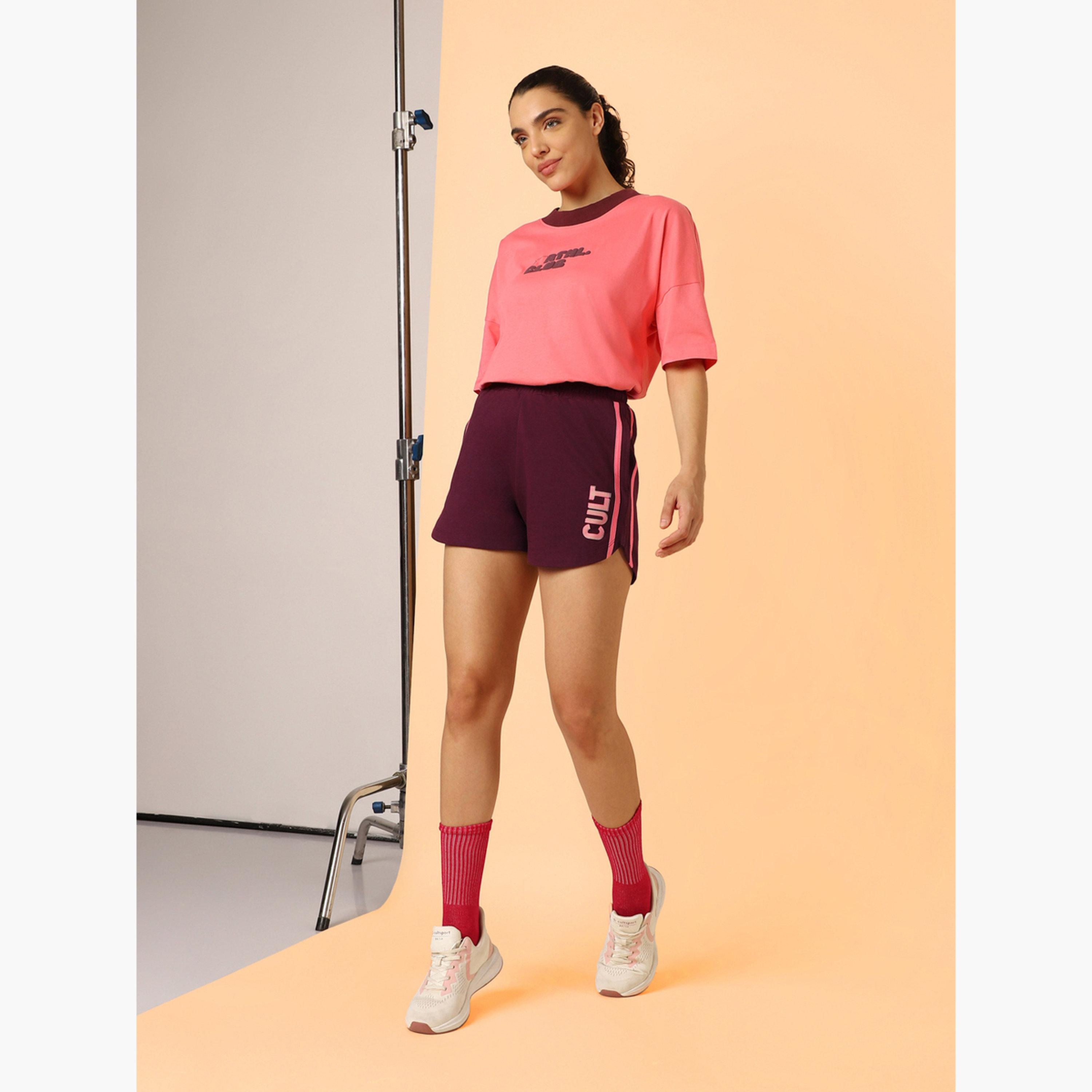 شورت بتفاصيل شعار-women-clothing-bottoms-shorts-image-2
