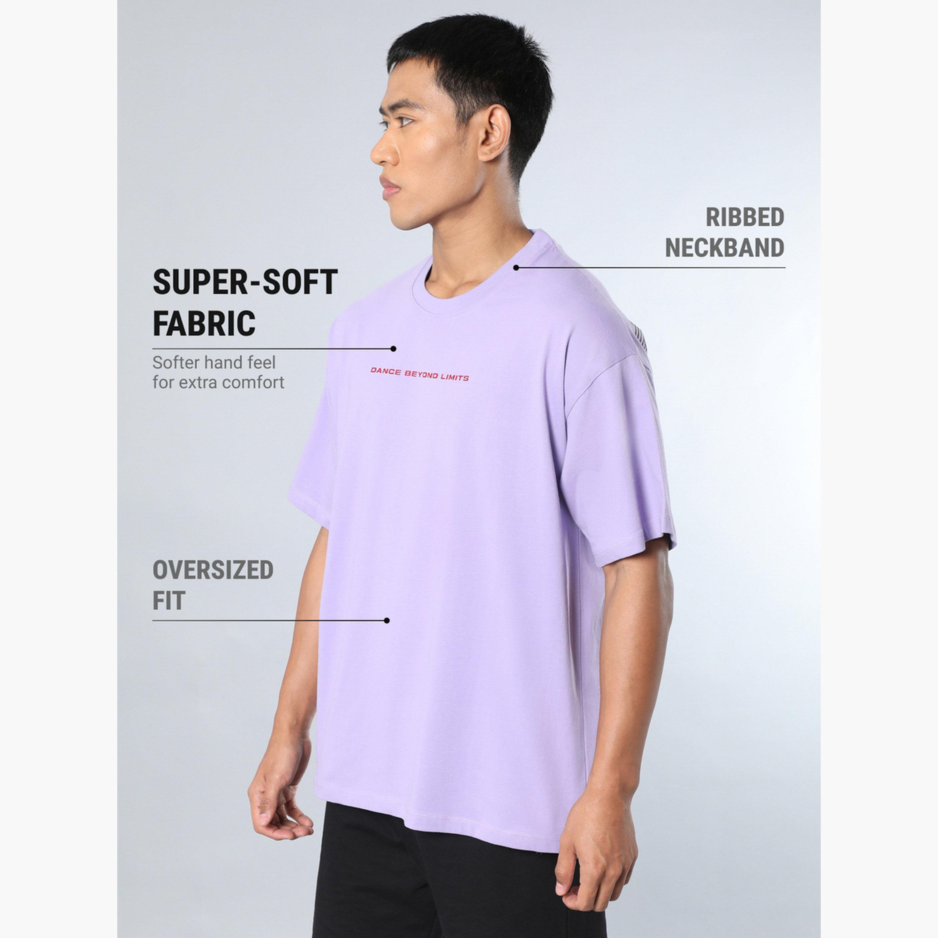 تيشرت قصة واسعة بطبعة خلفية-men-clothing-sportswearandactivewear-tshirtsandpolos-image-6
