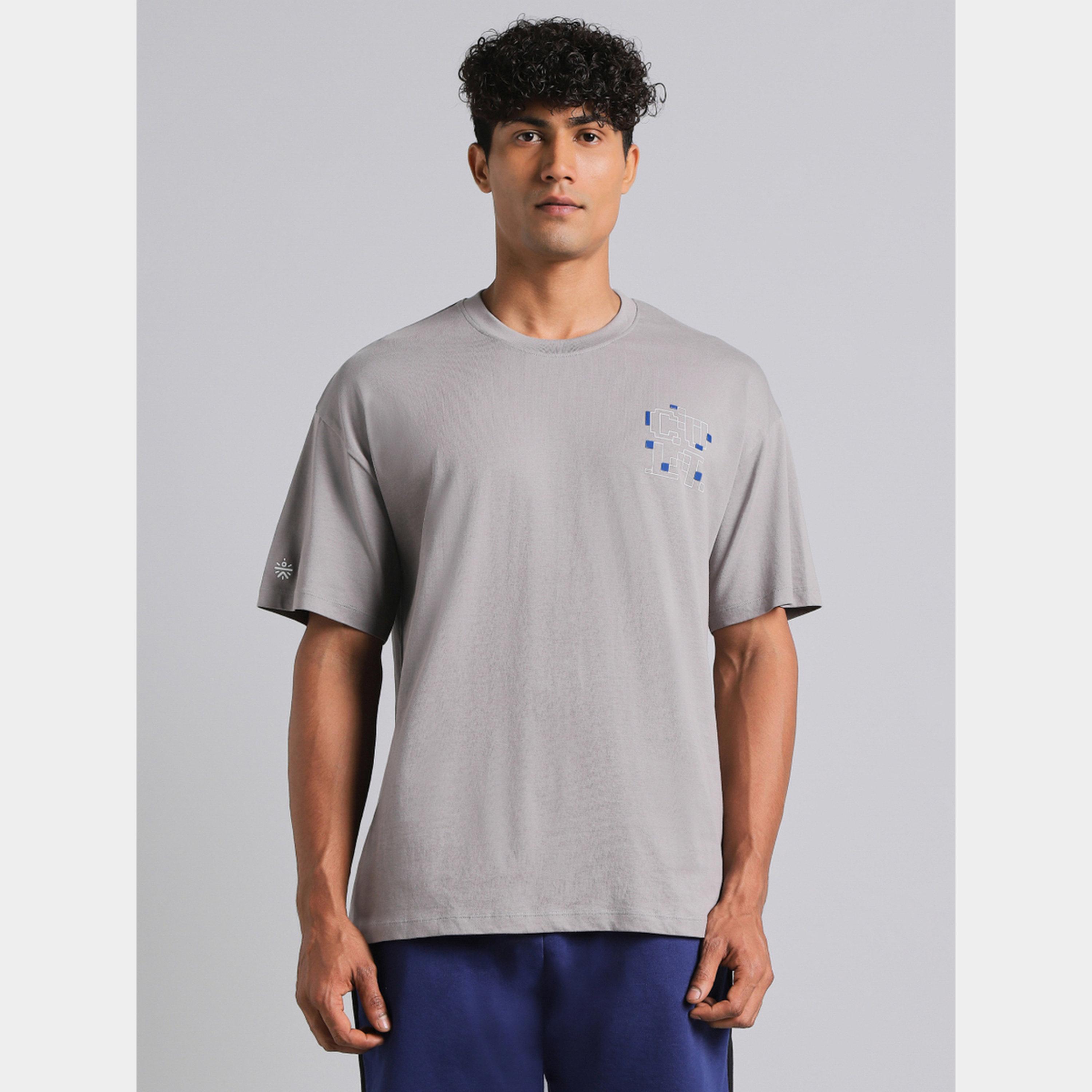 تيشيرت رجالي Cult Power Play باللون الرمادي بقصة واسعة من Cult X Styli-men-clothing-sportswearandactivewear-tshirtsandpolos-image-1