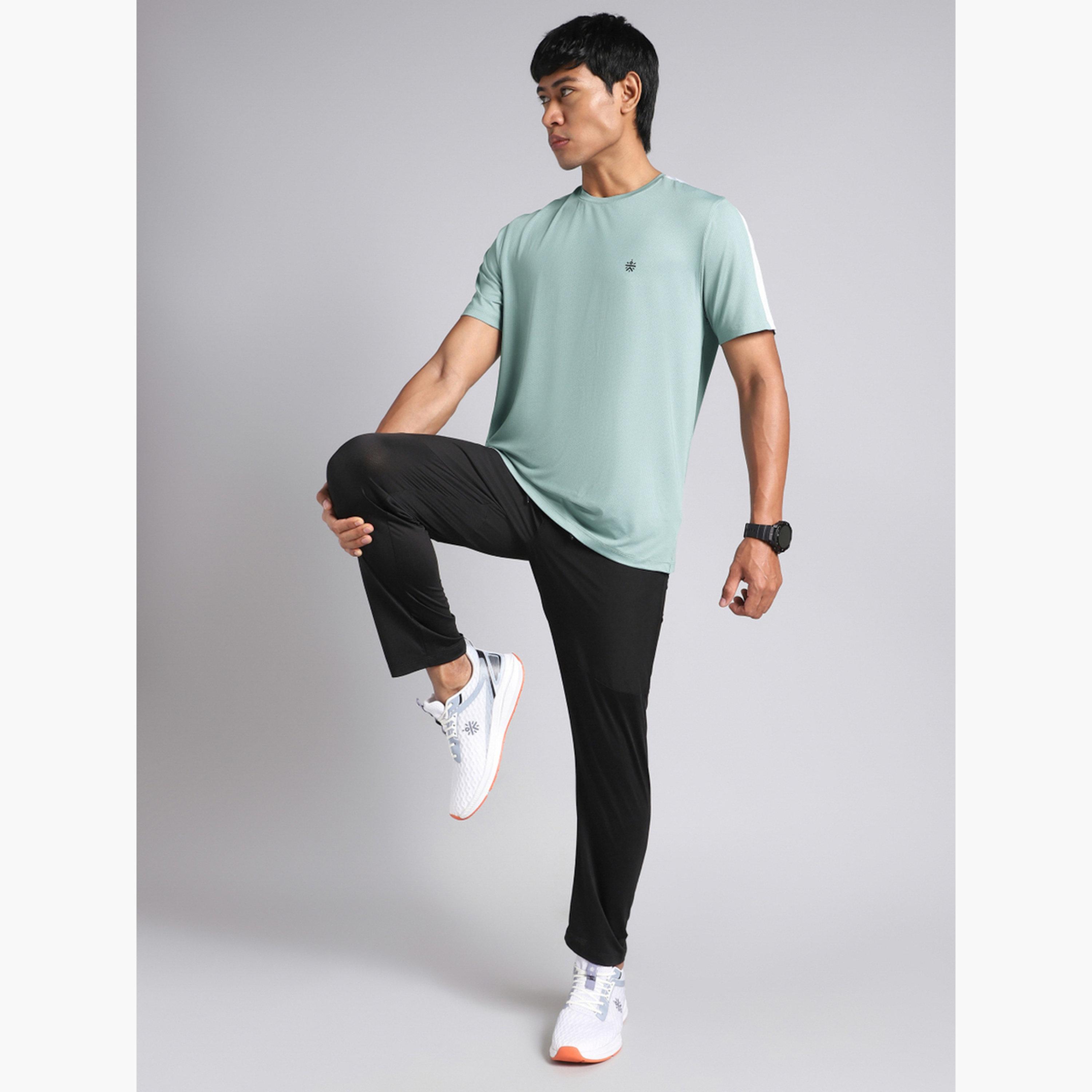 تيشرت رياضي قصة مريحة بمسامات تهوية-men-clothing-sportswearandactivewear-tshirtsandpolos-image-2