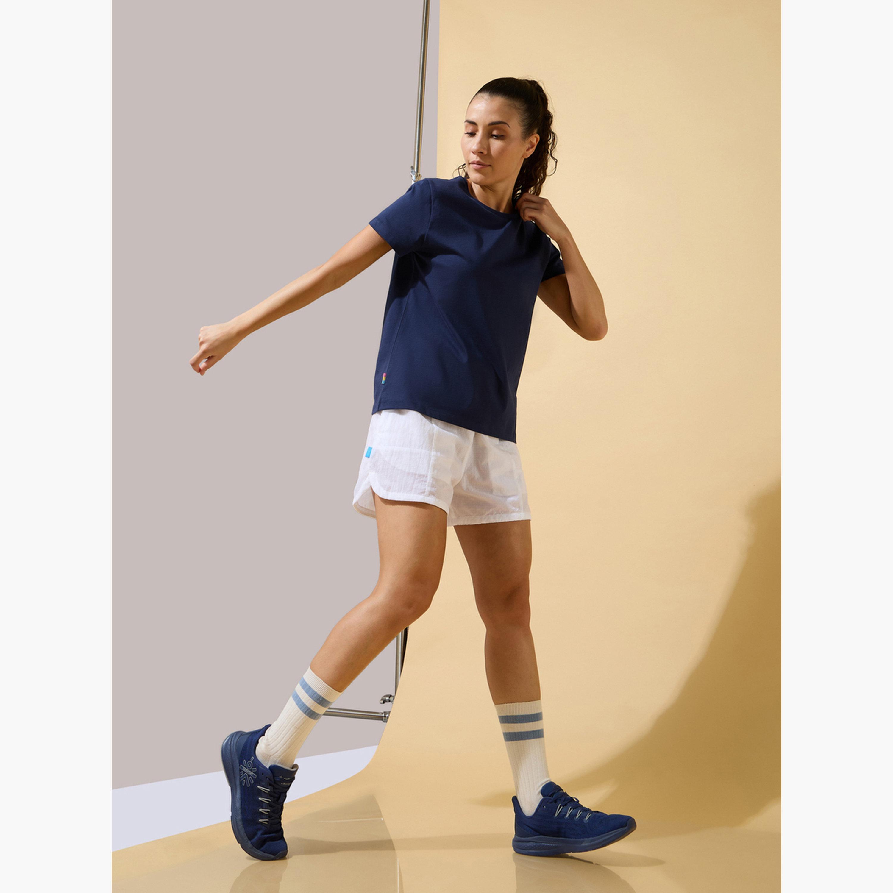 طقم تيشيرتات قطنية أساسية من Cult X Styli (عبوة من قطعتين)-sports-women-clothing-tshirtsandvests-image-2