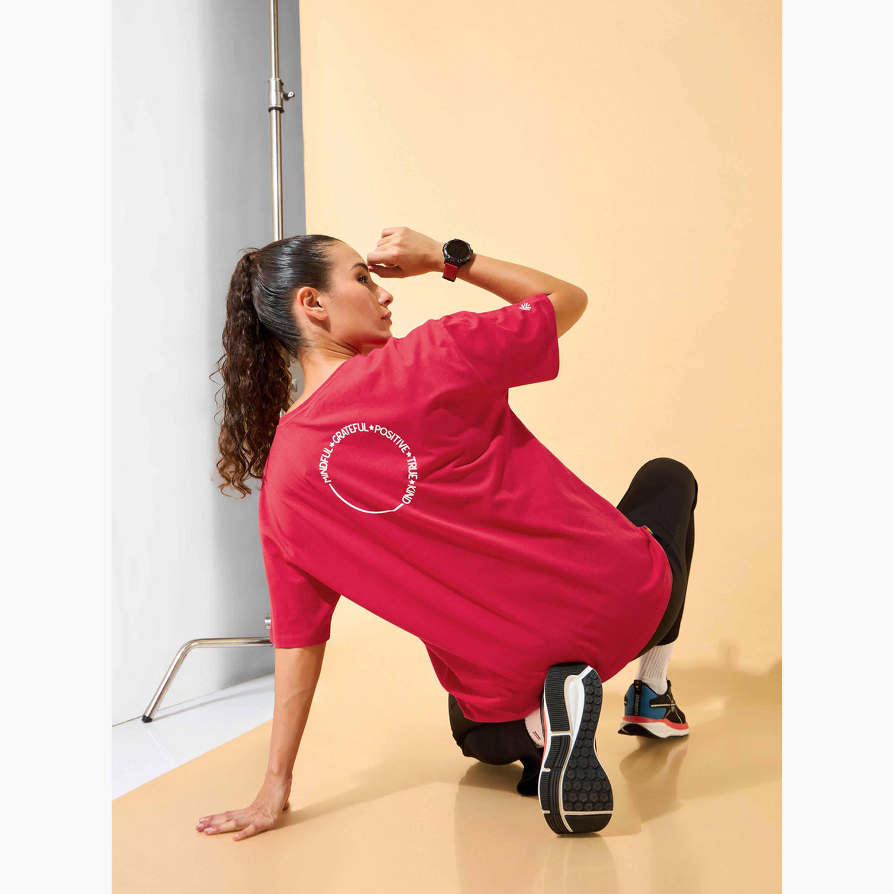 تيشرت قصة واسعة بطبعة دائرة إيجابية-sports-women-clothing-tshirtsandvests-image-3