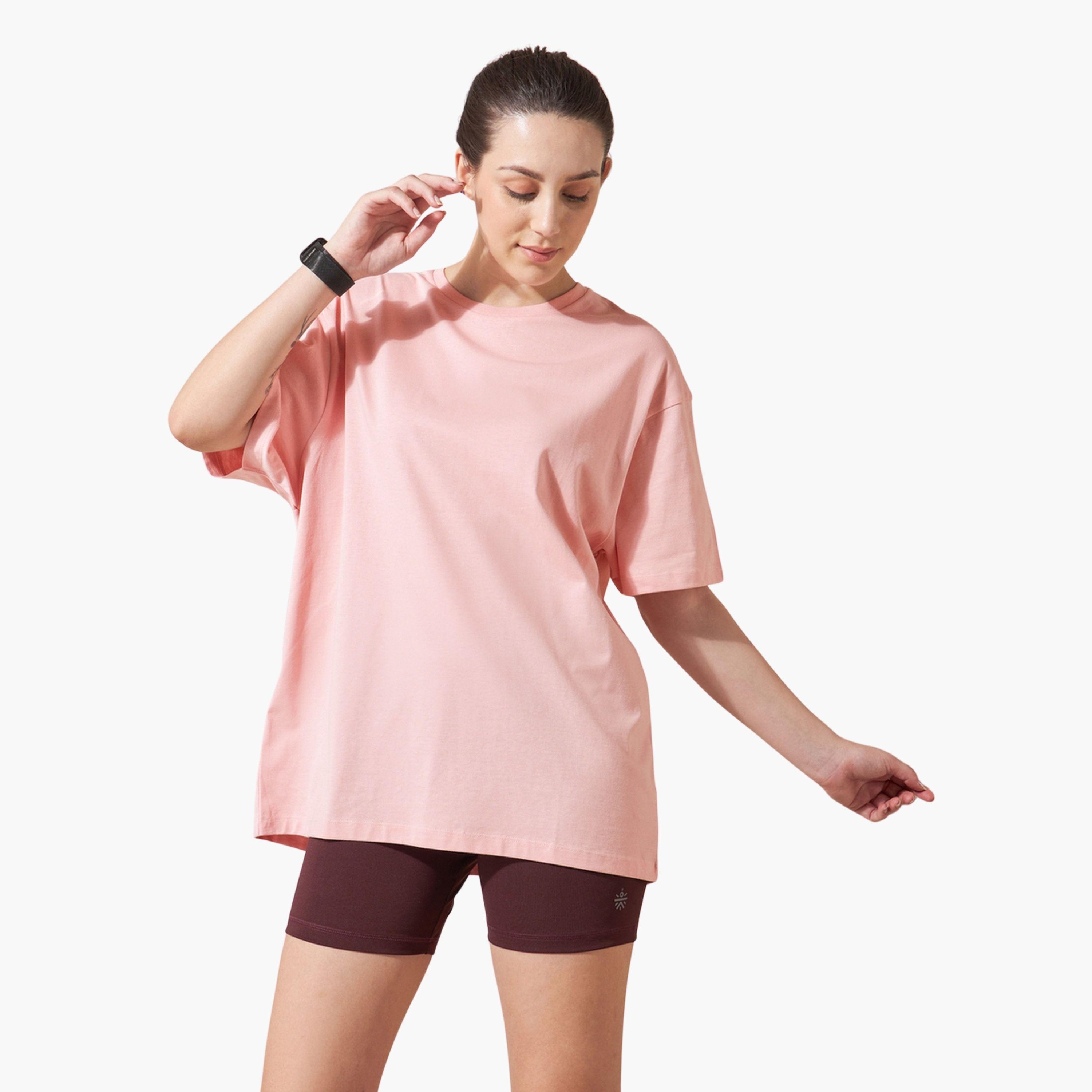 تيشيرت نسائي للاسترخاء بقصة واسعة باللون الوردي من Cult X Styli-sports-women-clothing-tshirtsandvests-image-1