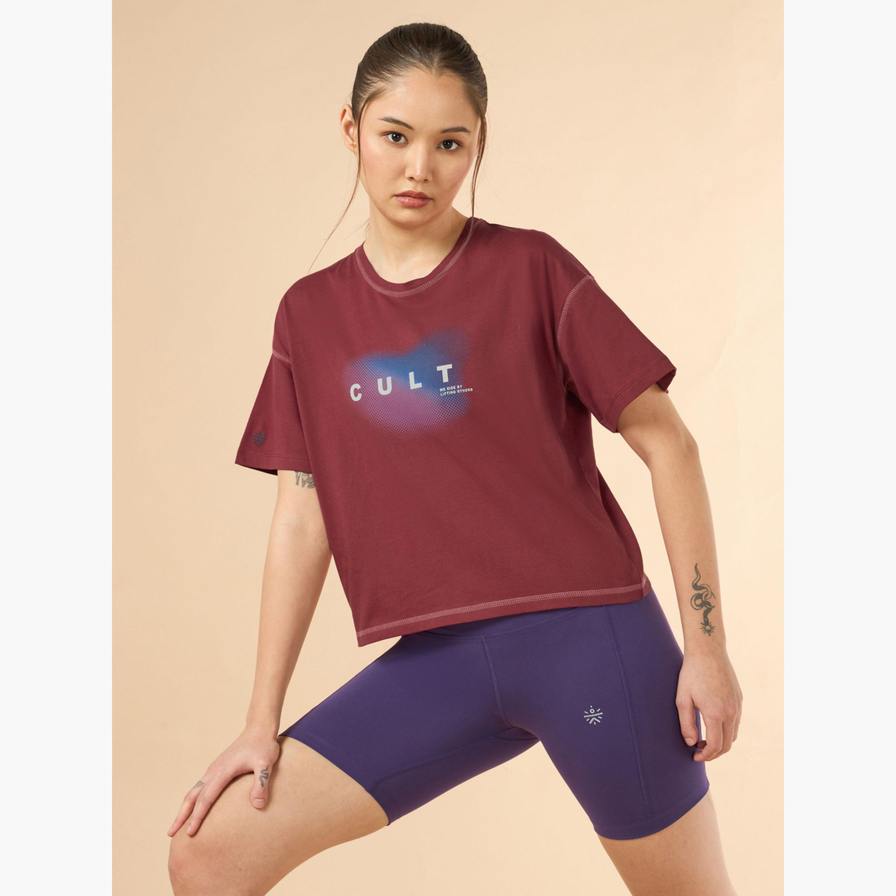 تيشرت قصير قصة مربعة بطبعة جرافيك-sports-women-clothing-tshirtsandvests-image-4