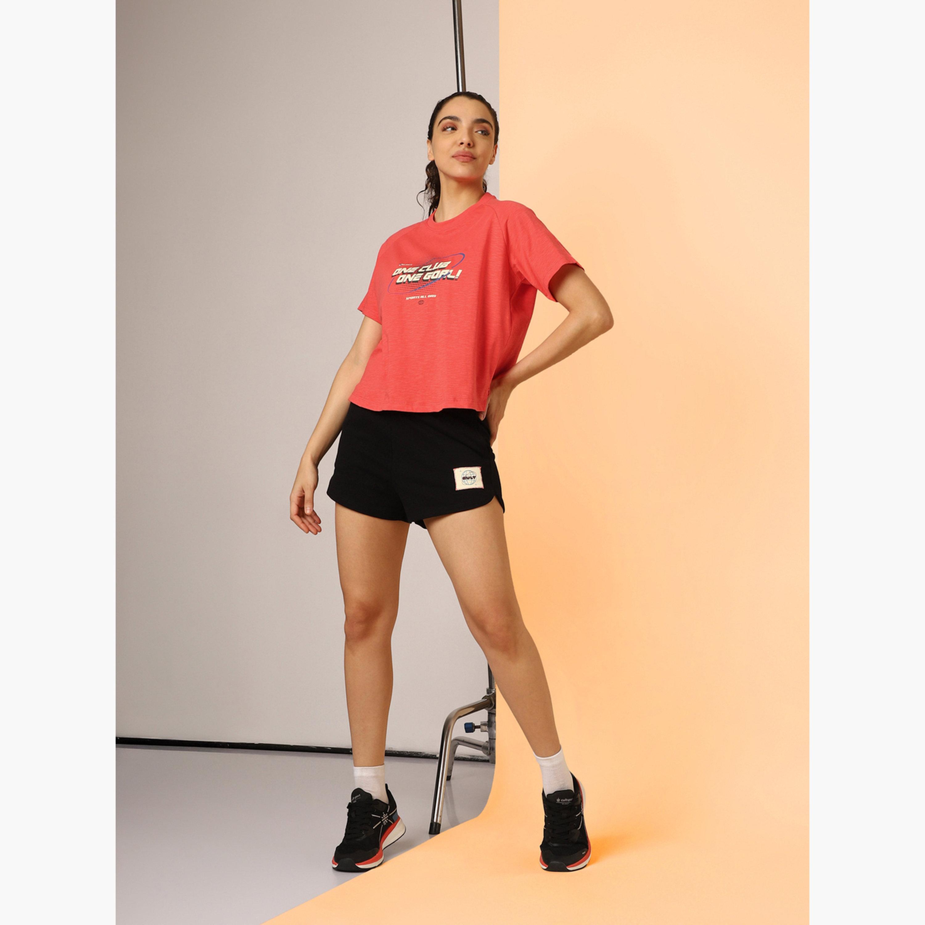 تيشيرت نسائي Club بقصة قصيرة مربعة باللون البرتقالي من Cult X Styli-sports-women-clothing-tshirtsandvests-image-2