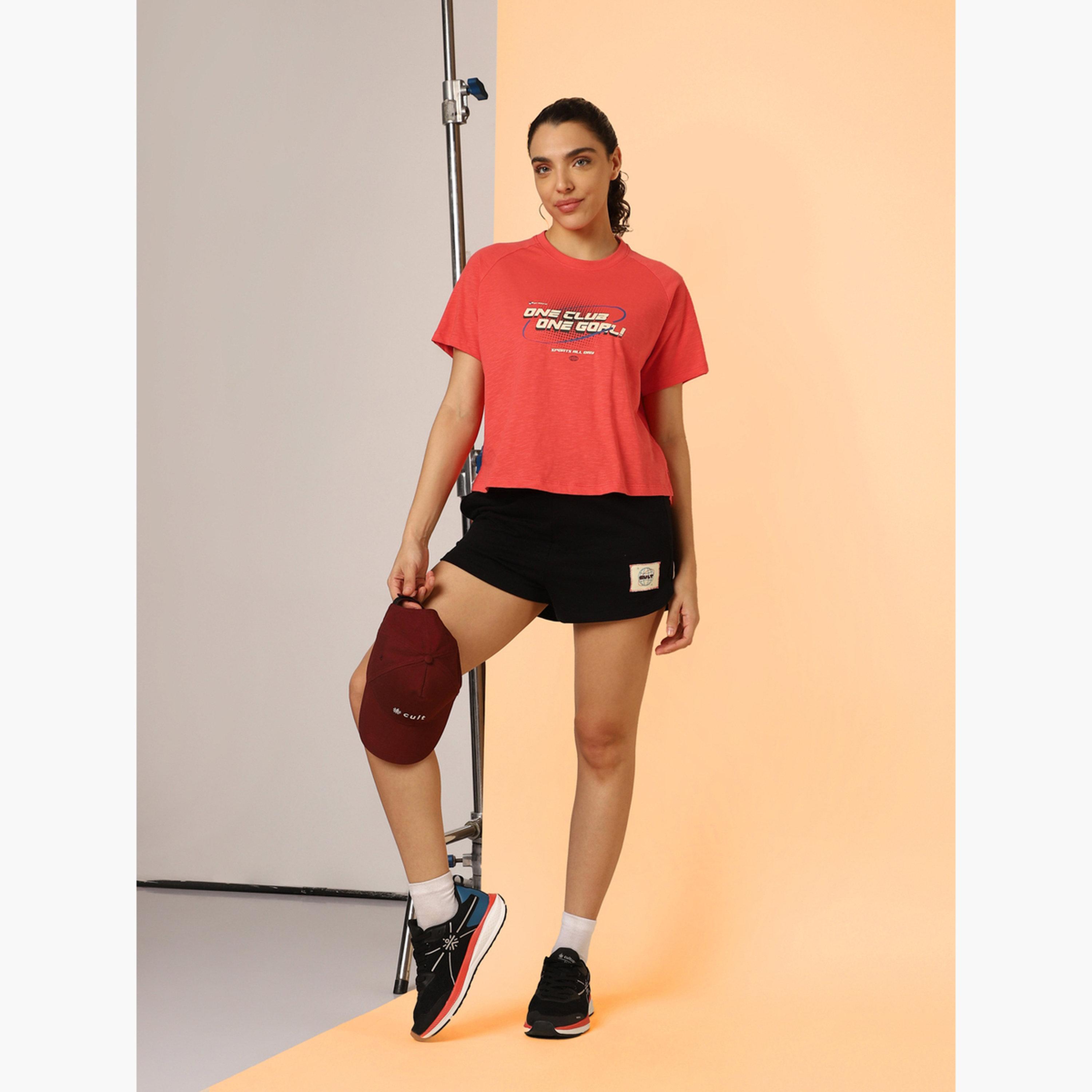 تيشيرت نسائي Club بقصة قصيرة مربعة باللون البرتقالي من Cult X Styli-sports-women-clothing-tshirtsandvests-image-3