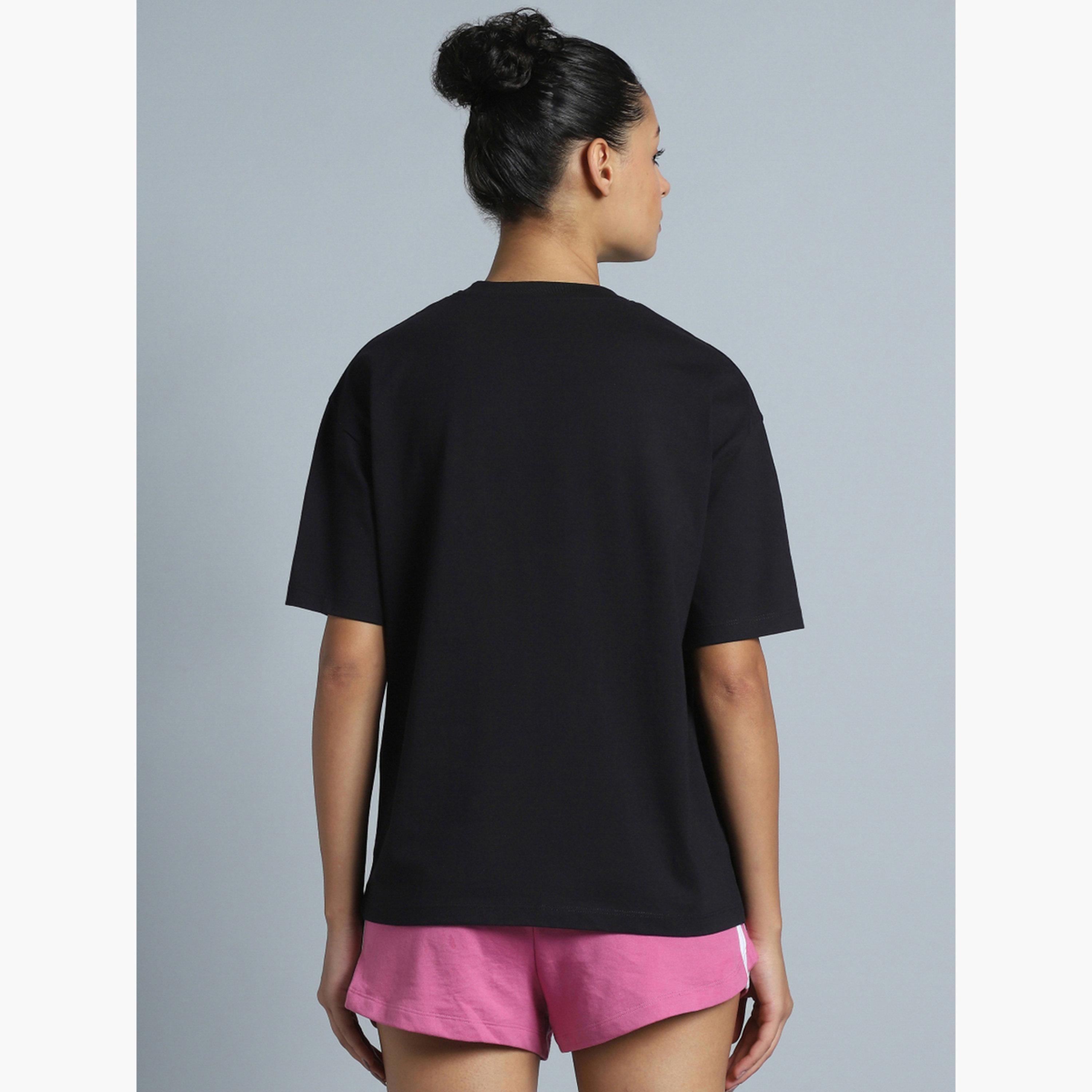 تيشيرت نسائي بقصة مريحة بتصميم Brand Carrier باللون الأسود من Cult X Styli-sports-women-clothing-tshirtsandvests-image-6