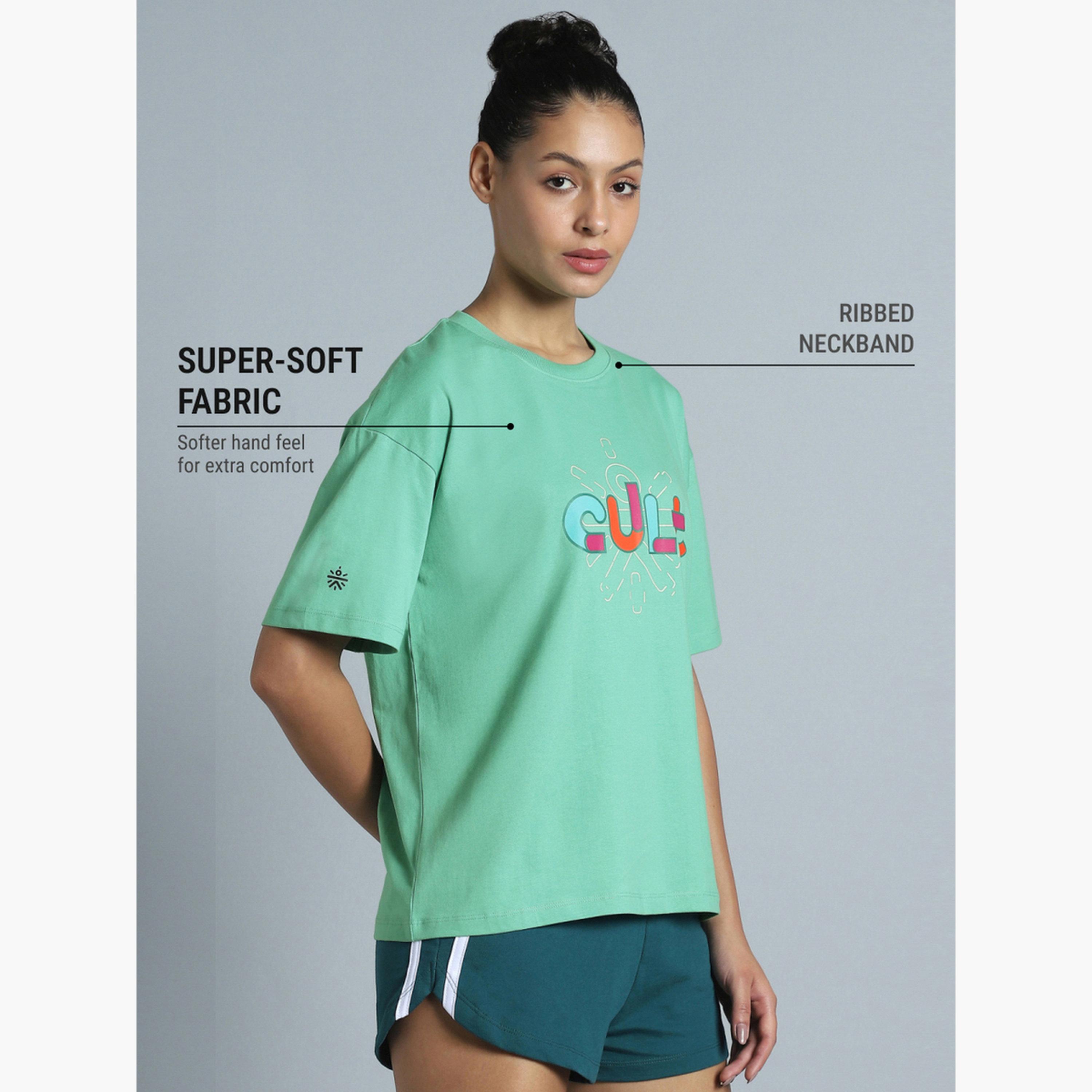 تيشيرت نسائي بقصة مريحة بتصميم Brand Carrier باللون الأخضر من Cult X Styli-sports-women-clothing-tshirtsandvests-image-5