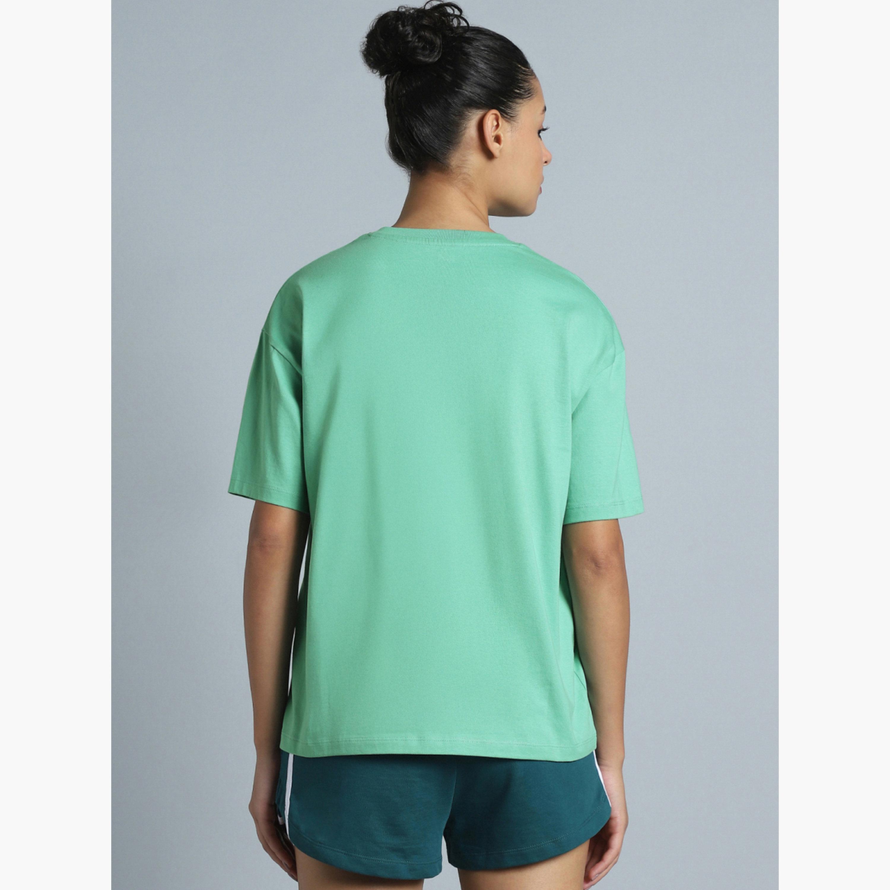 تيشيرت نسائي بقصة مريحة بتصميم Brand Carrier باللون الأخضر من Cult X Styli-sports-women-clothing-tshirtsandvests-image-6