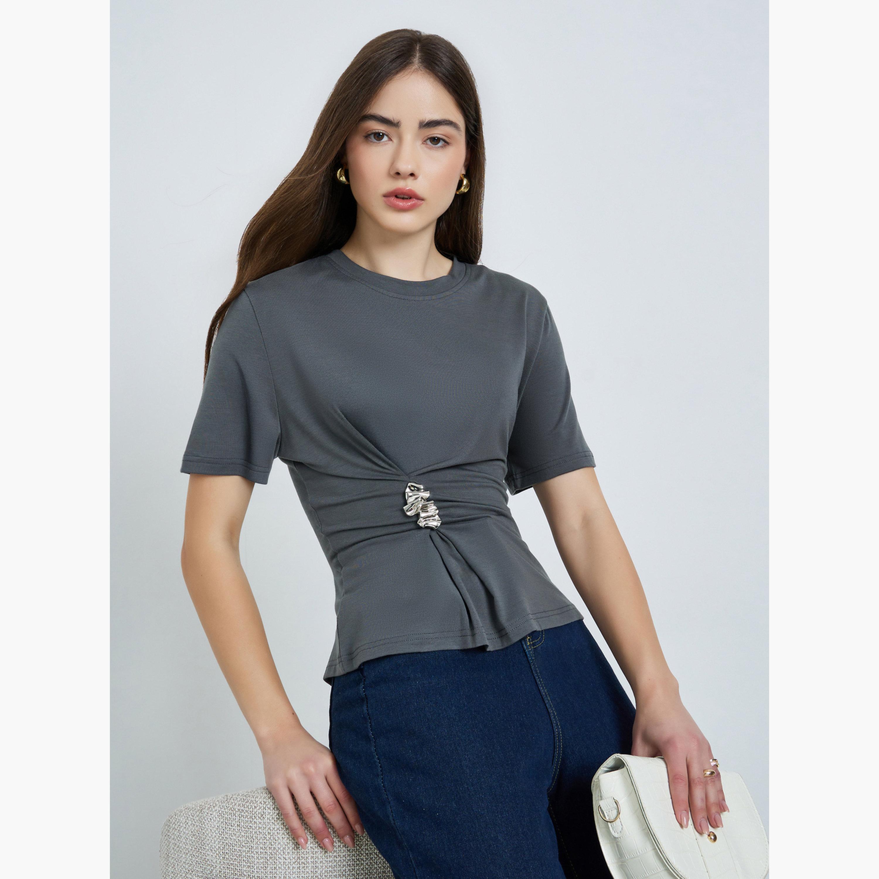 بلوزة محبوكة بتفاصيل ميتاليك-women-clothing-shirtsandblouses-blouses-image-3