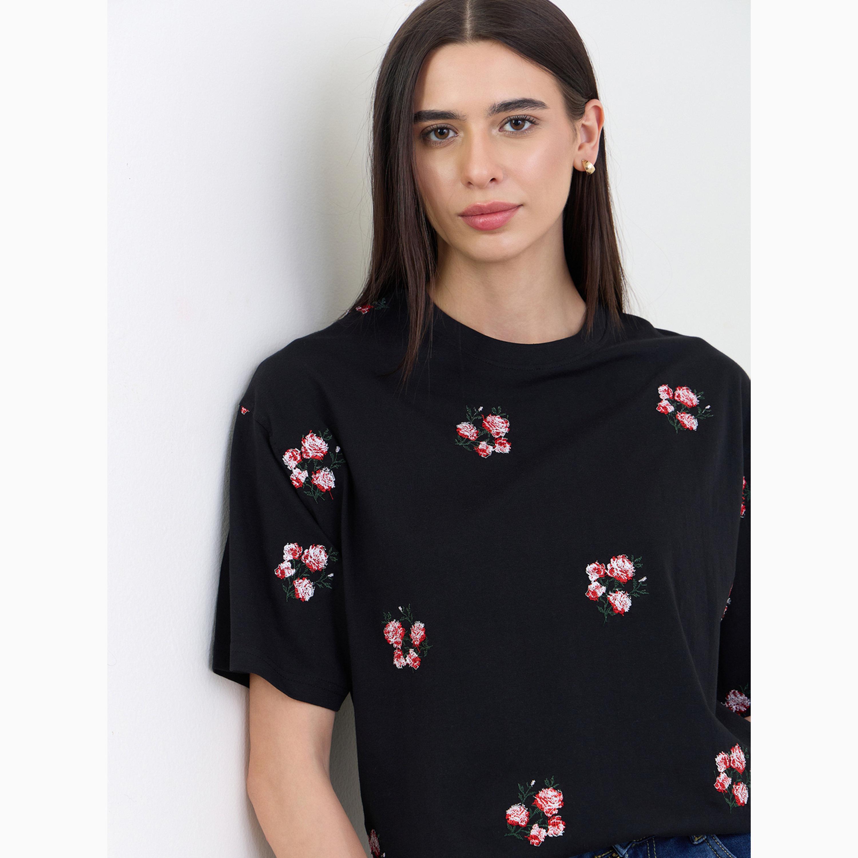 Styli Black Oversized Dark Bunch Floral 100% Cotton T- Shirt-women-clothing-tshirts-image-6