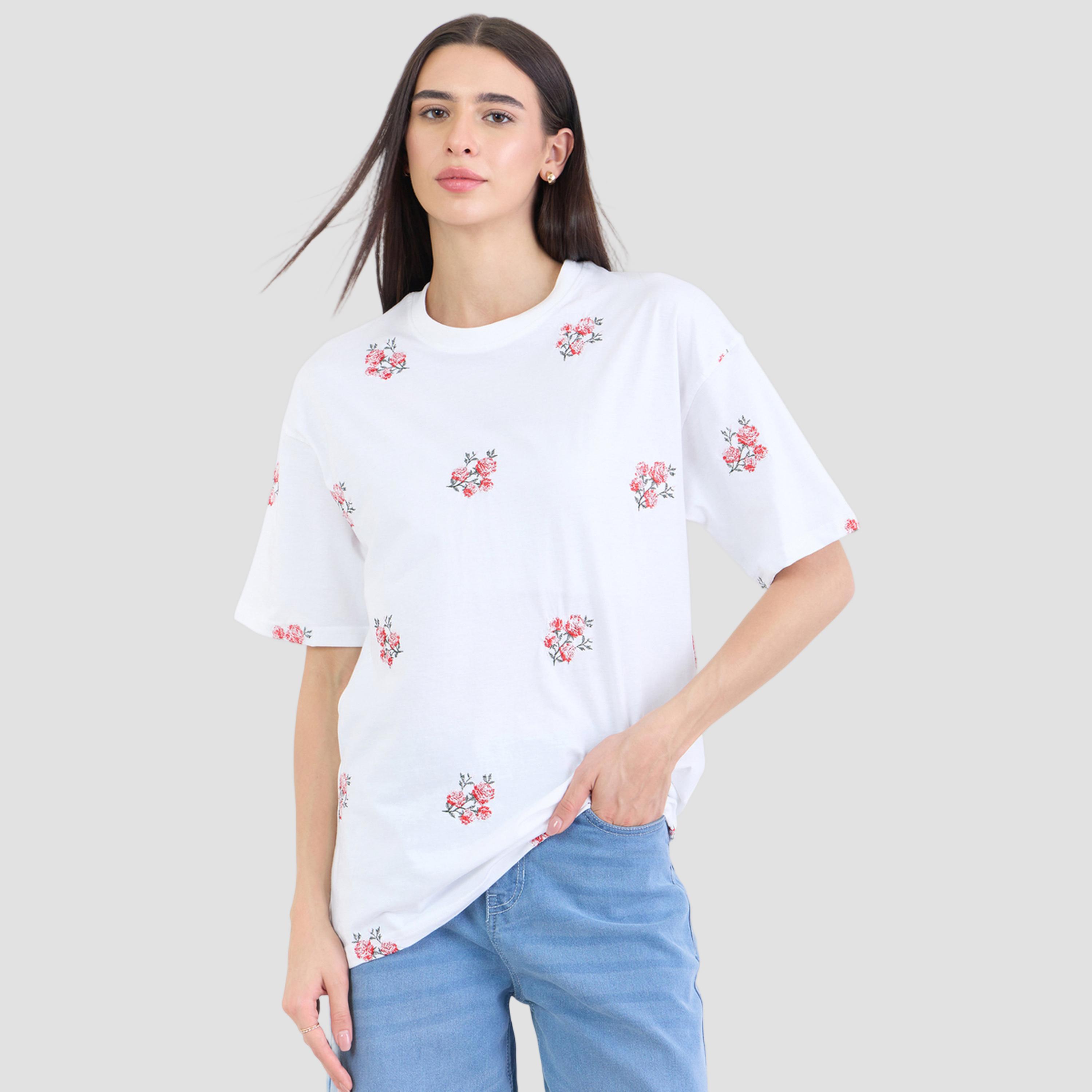 تيشيرت أبيض قطن 100% مطرز بالأزهار وقصة واسعة-women-clothing-tshirts-image-1