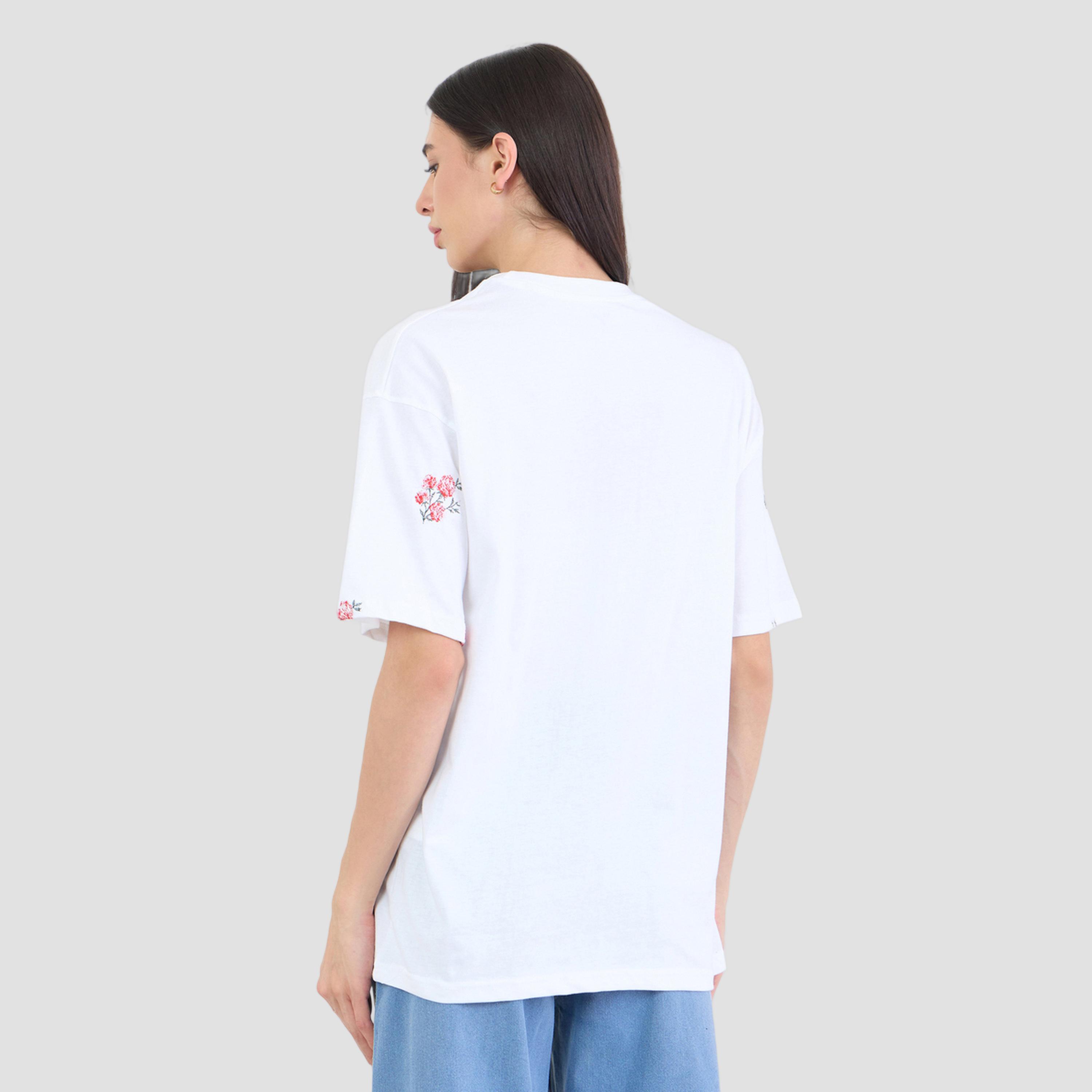 تيشيرت أبيض قطن 100% مطرز بالأزهار وقصة واسعة-women-clothing-tshirts-image-3