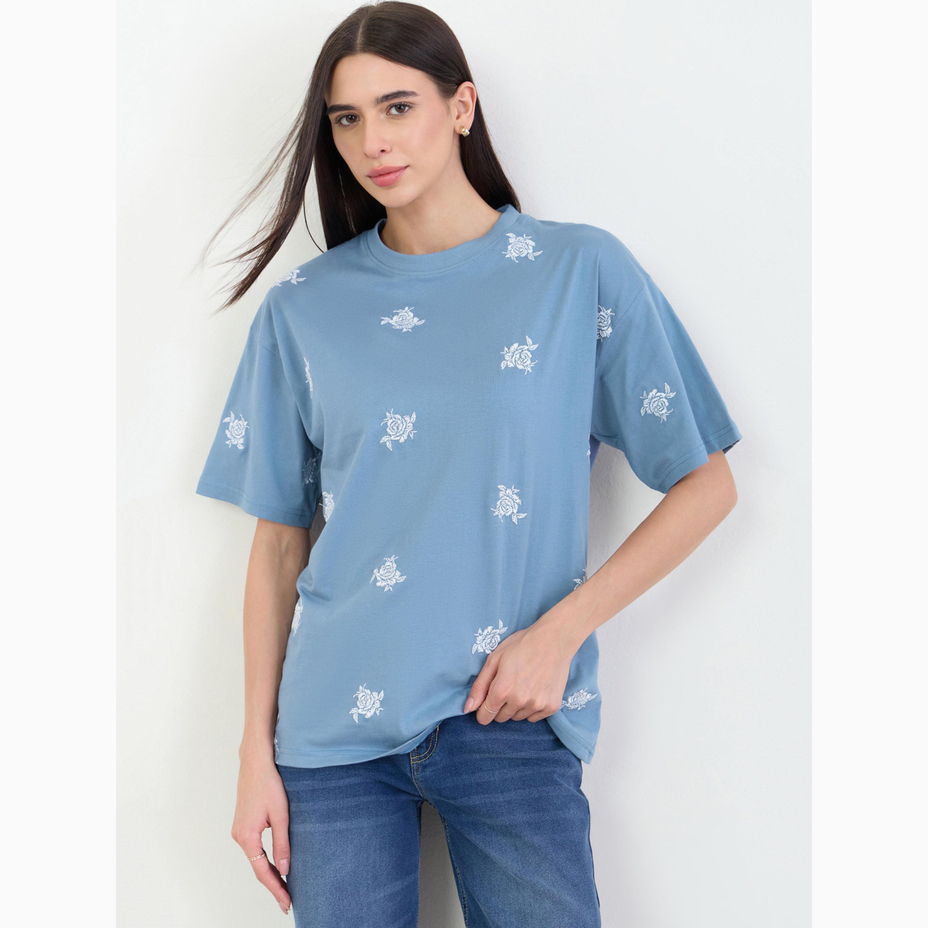 تيشيرت أزرق قطن 100% مطرز بورد الجوري وقصة واسعة-women-clothing-tshirts-image-1