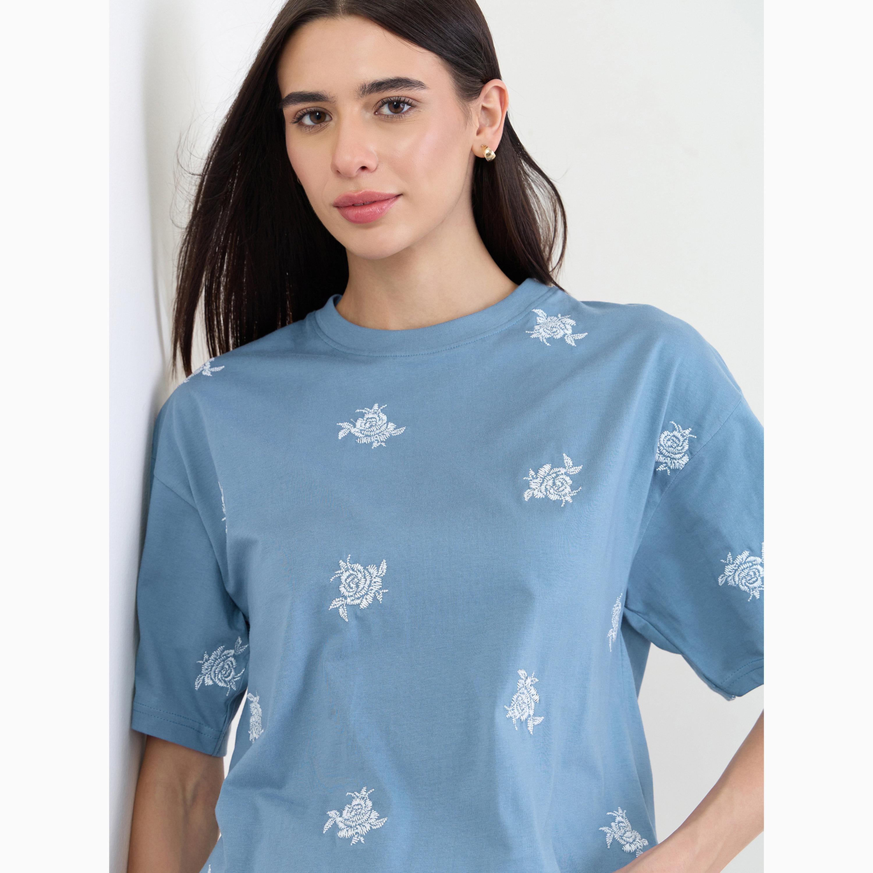 تيشيرت أزرق قطن 100% مطرز بورد الجوري وقصة واسعة-women-clothing-tshirts-image-5