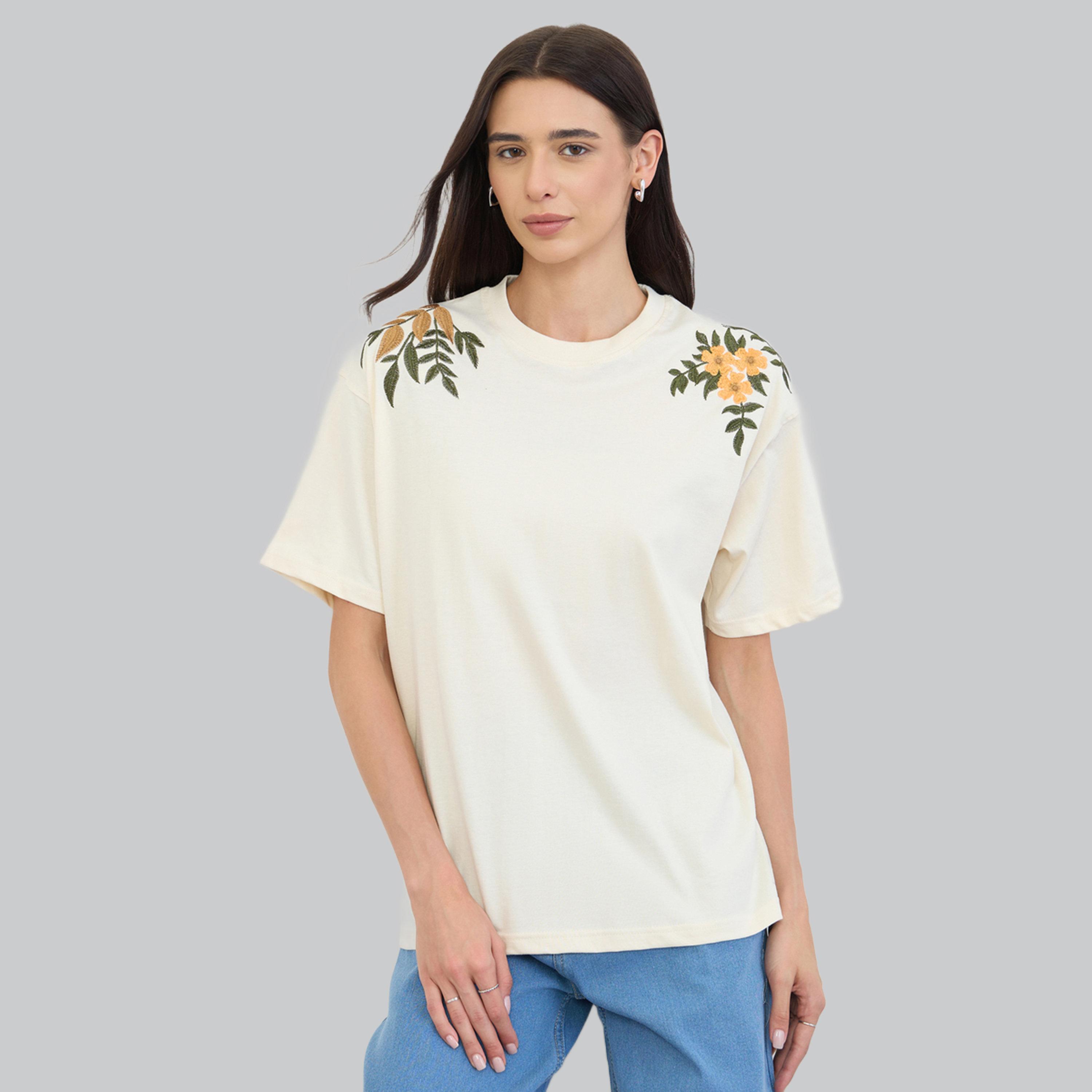 تيشيرت قطن بقصة واسعة وتفاصيل مطرزة-women-clothing-tshirts-image-1