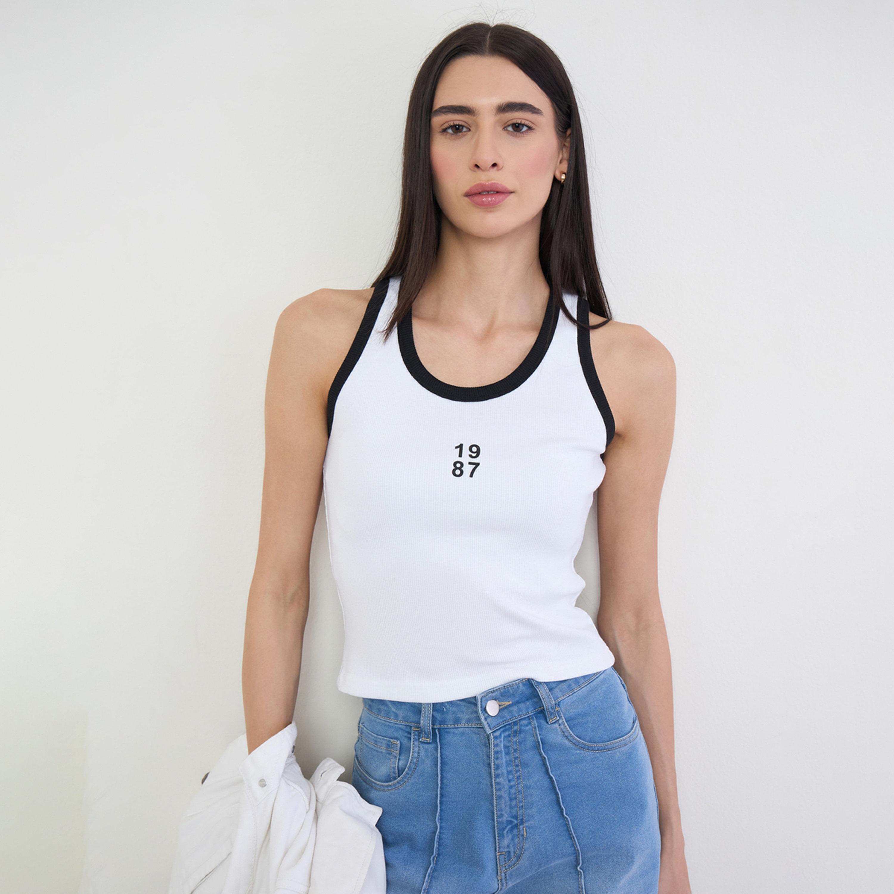تانك مضلع بحواف متباينة-women-clothing-shirtsandblouses-blouses-image-1