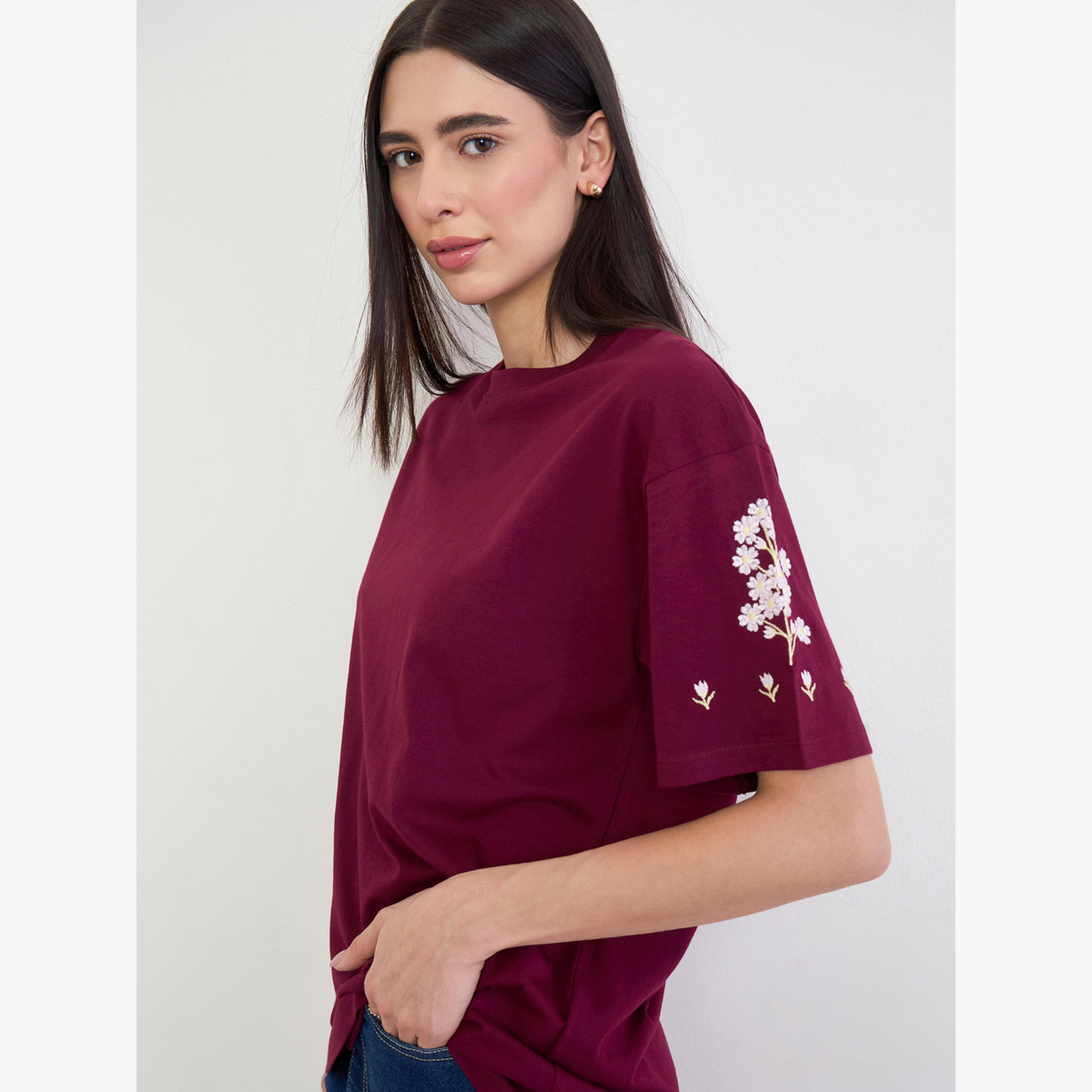 تيشيرت قطن مطرز وقصة واسعة-women-clothing-tshirts-image-3