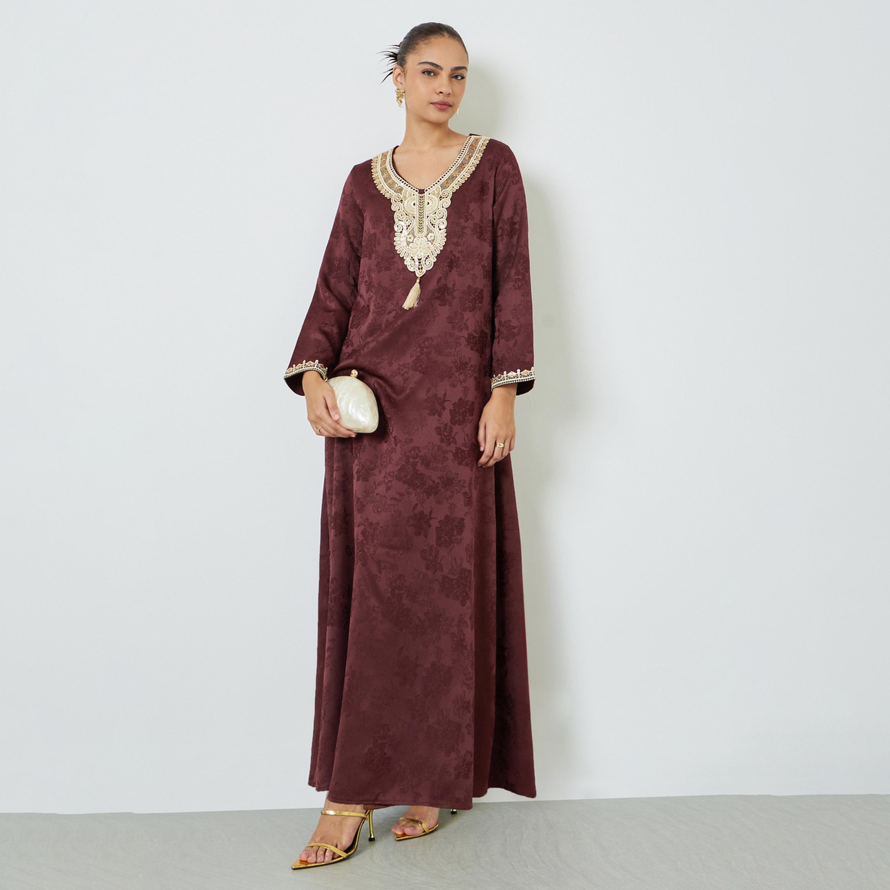 جلابية مزينة بتفاصيل دانتيل باللون العنابي-women-arabicclothing-jalabiyas-image-1