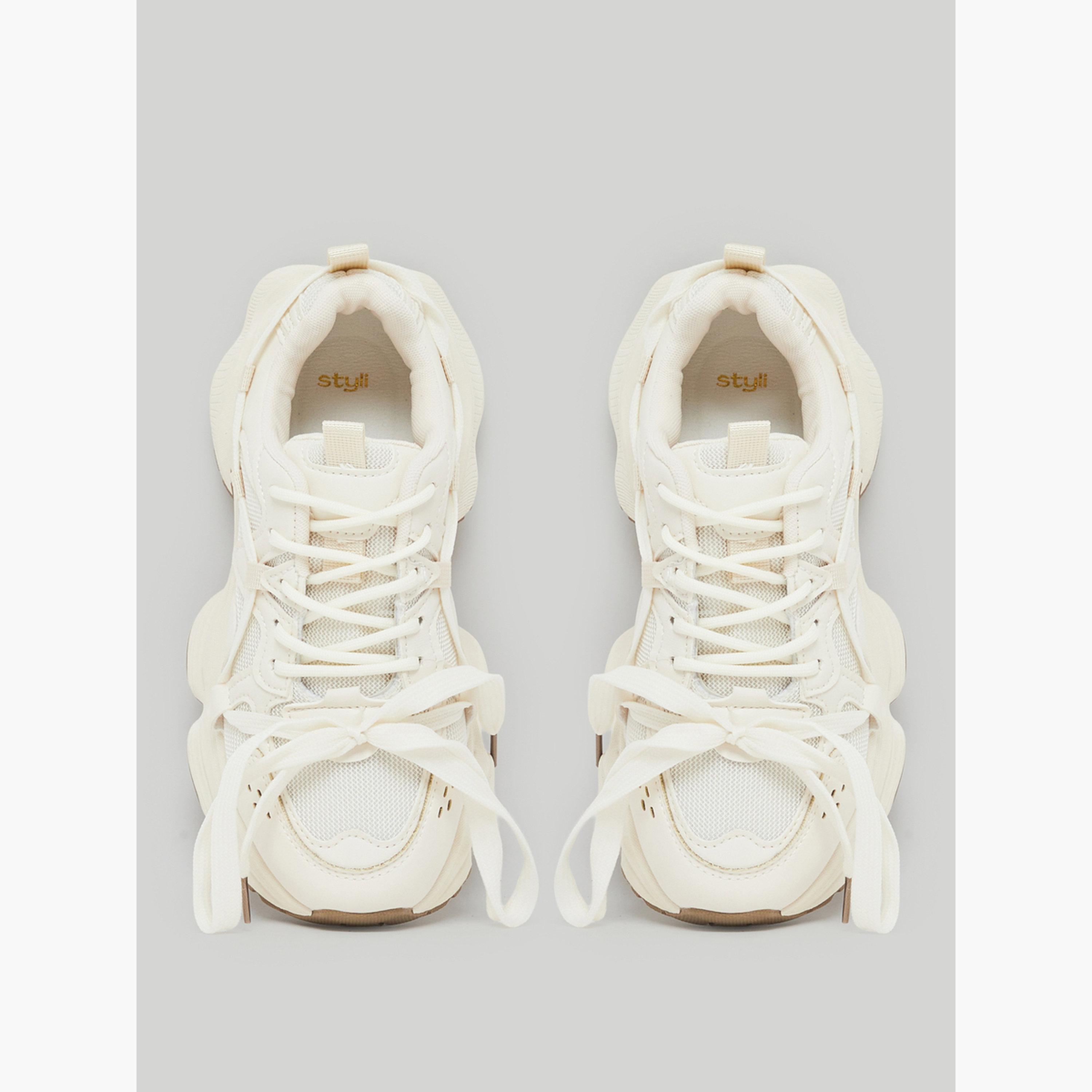 حذاء سنيكرز برباط ونعل سميك-women-shoes-sneakers-image-5