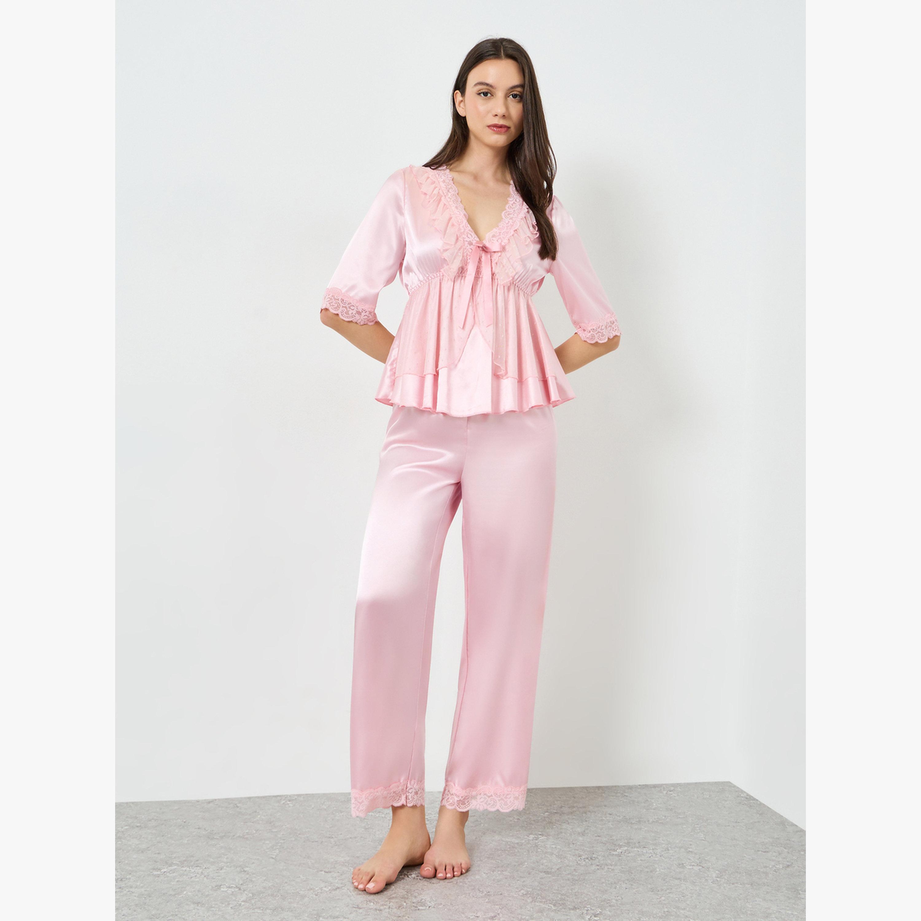 مجموعة من بنطال بيجاما وبلوزة بتفاصيل دانتيل وفيونكة-women-clothing-nightwear-pyjamas-longsets-image-1