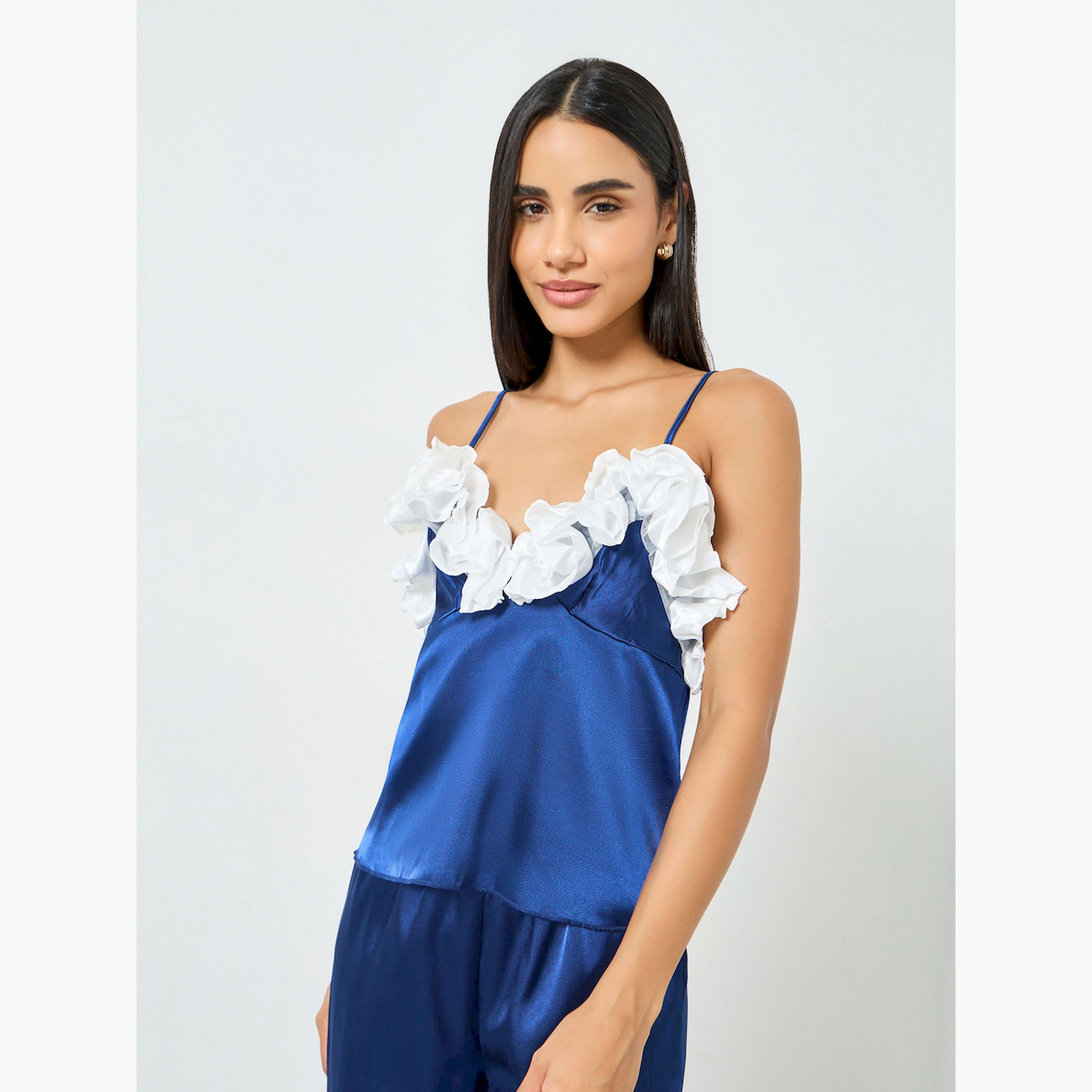 طقم بيجاما وبلوزة كامي ساتان بتفاصيل مكشكشة-women-clothing-nightwear-pyjamas-longsets-image-3