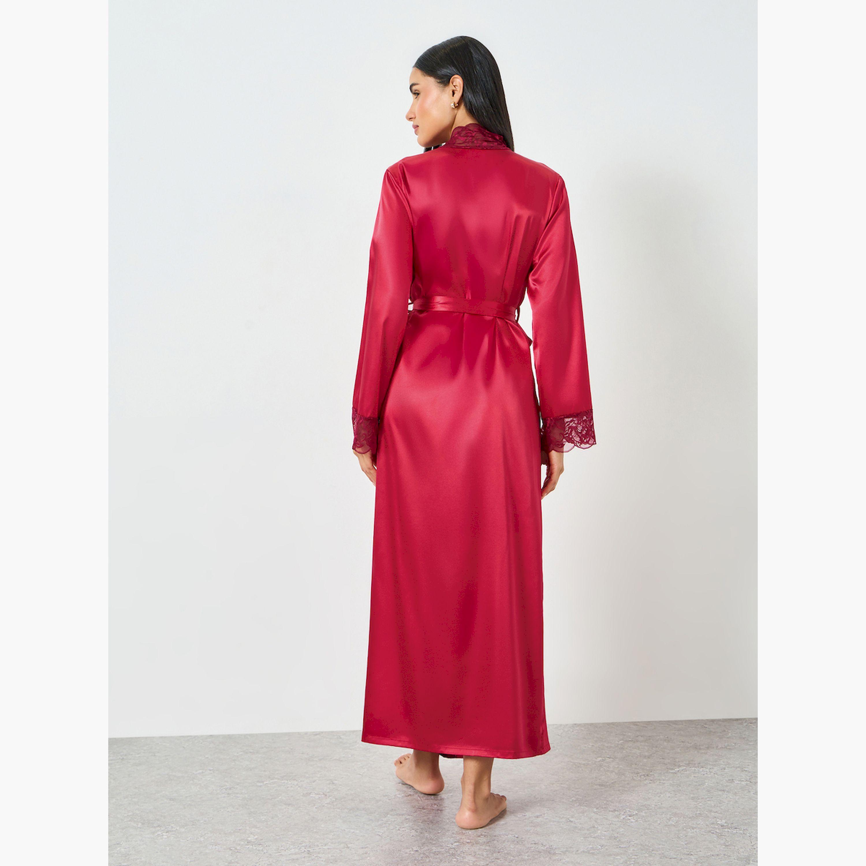 روب بأكمام طويلة وتفاصيل دانتيل-women-clothing-nightwear-robes-image-3