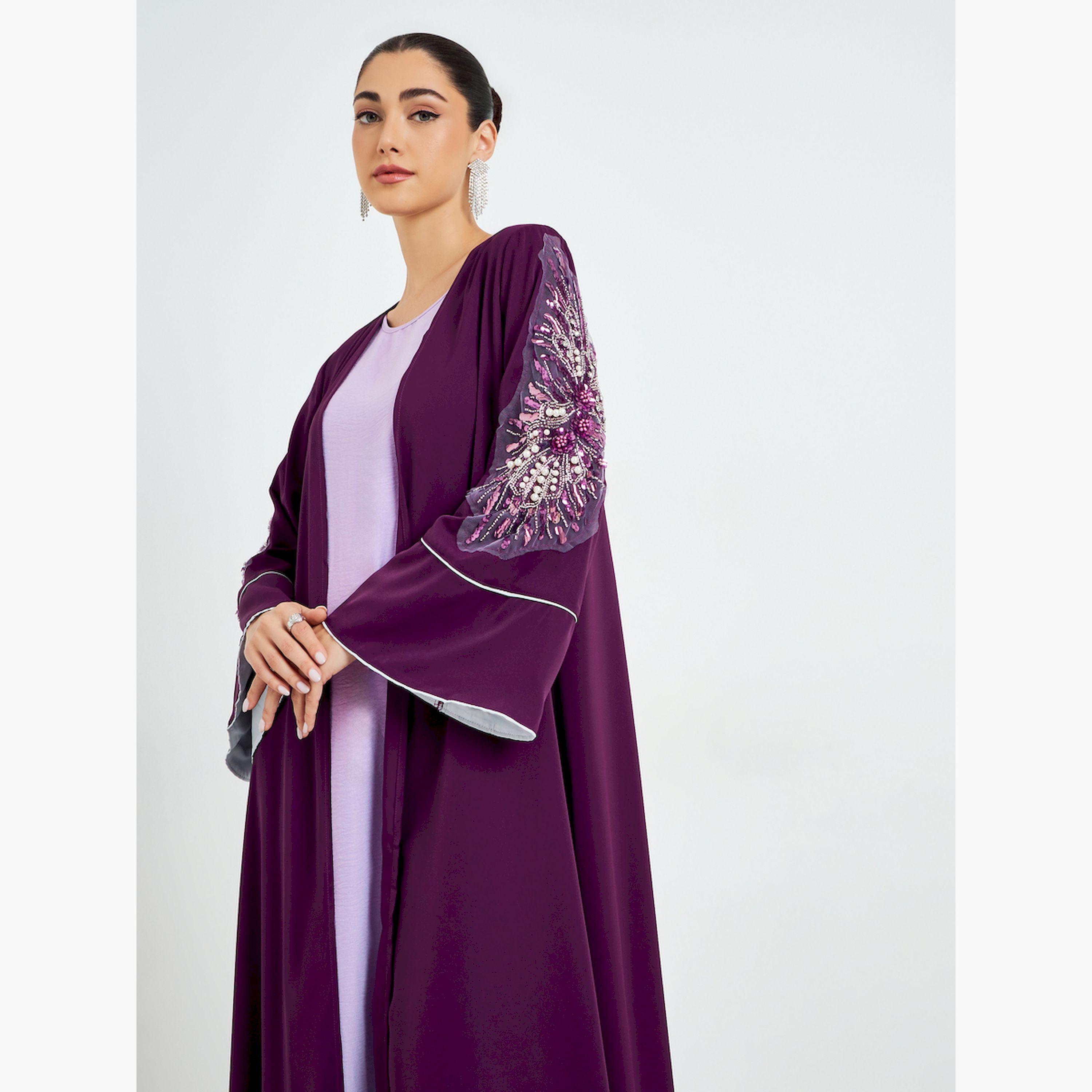 عباية بحافة واسعة وأكمام بتفاصيل مُطرّزة-women-arabicclothing-abayas-image-2