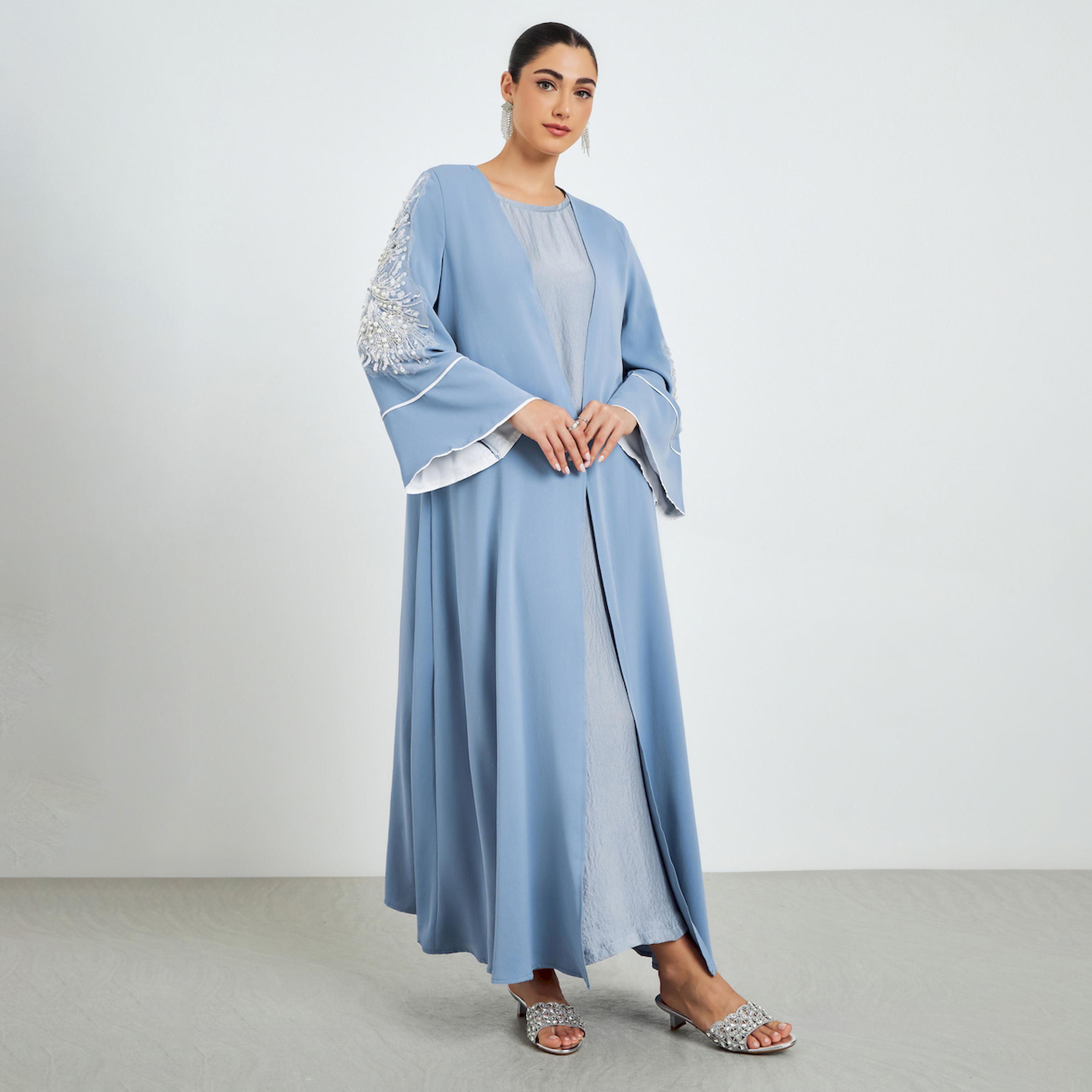 عباية بحافة واسعة وأكمام بتفاصيل مُطرّزة-women-arabicclothing-abayas-image-1
