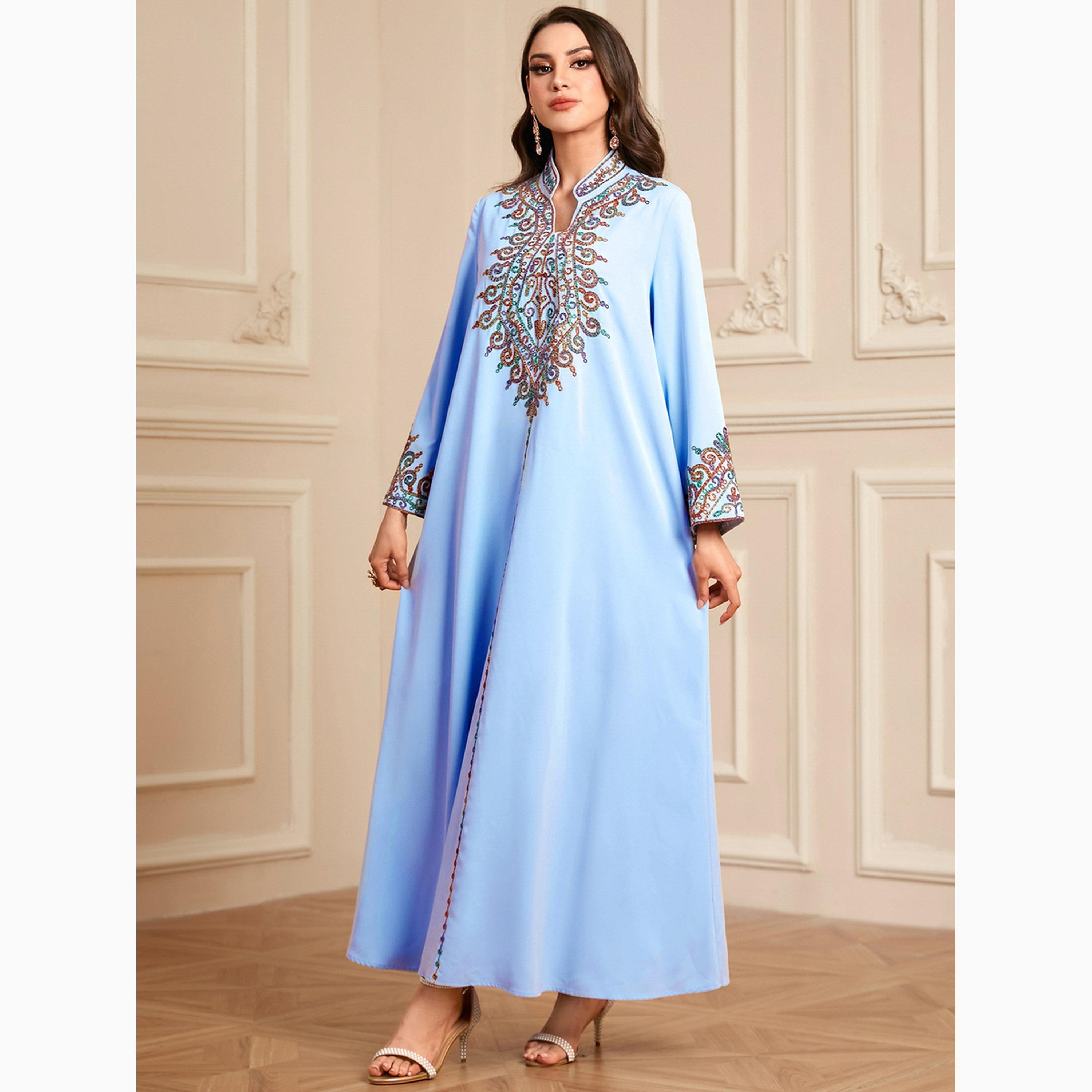 جلابية بياقة بشق وتفاصيل مُطرّزة-women-arabicclothing-jalabiyas-image-2