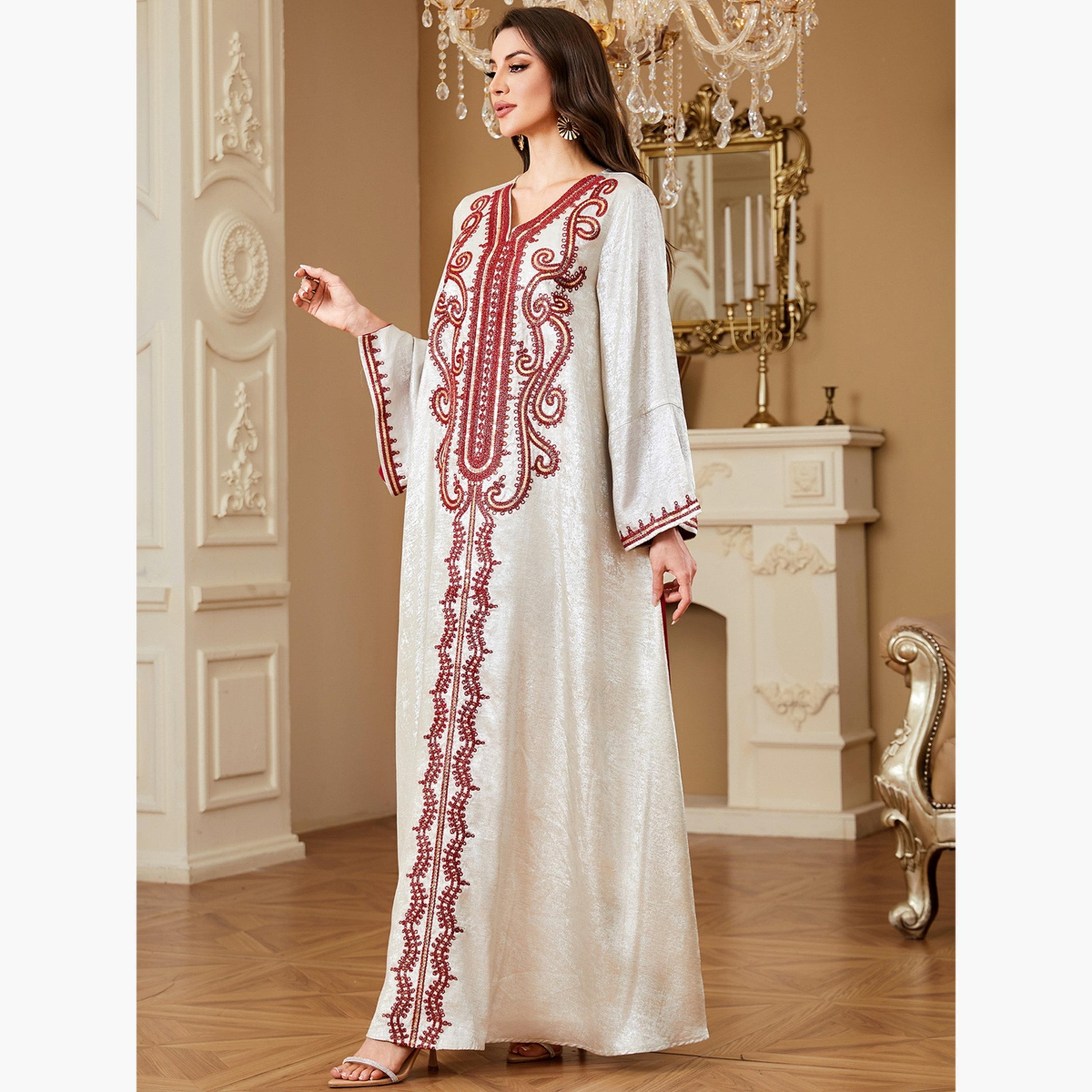 جلابية بأكمام طويلة مطرزة مع حجاب-women-arabicclothing-jalabiyas-image-6