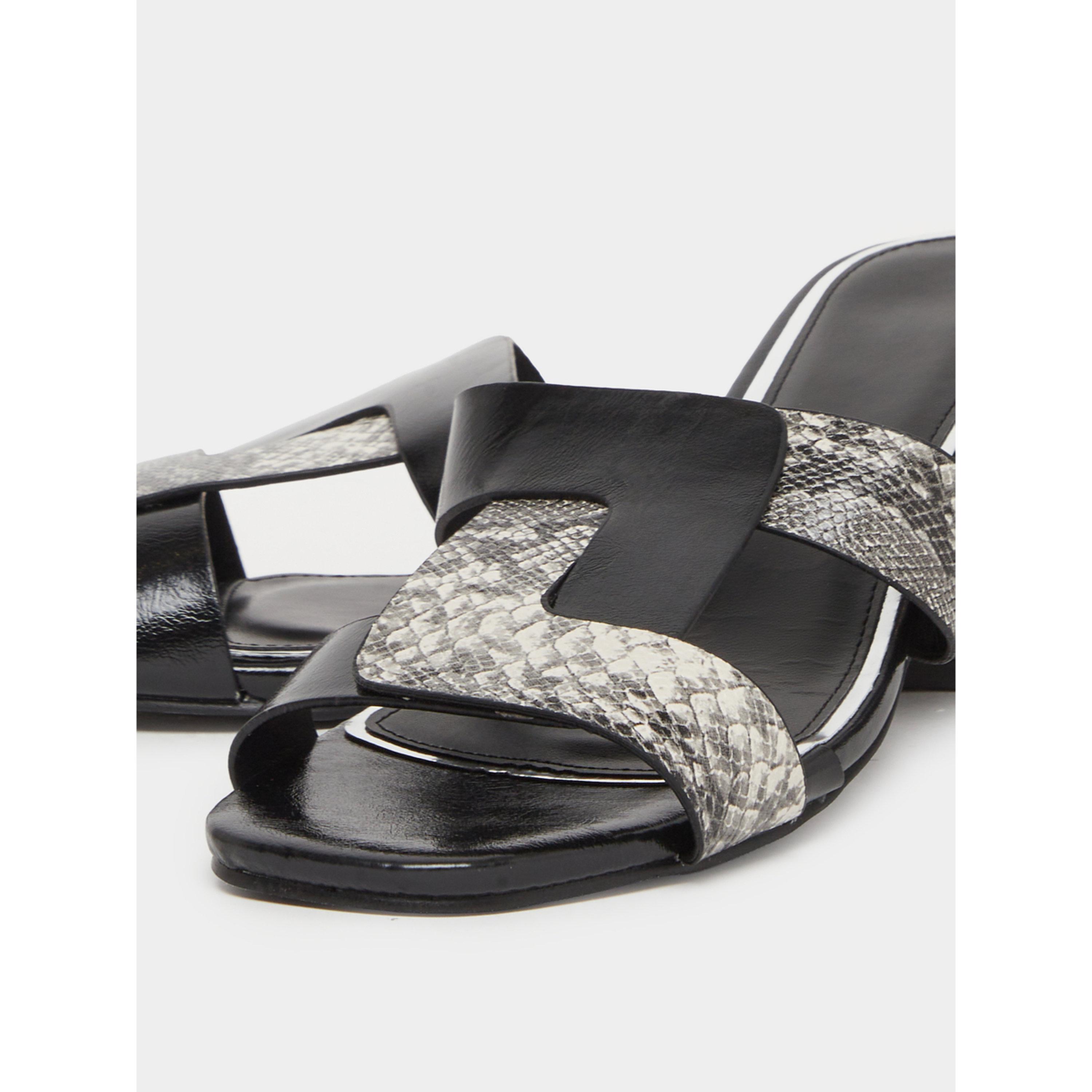 صندل نسائي أسود بنقشة جلد الثعبان وكعب سميك-women-shoes-sandals-heeled-image-3