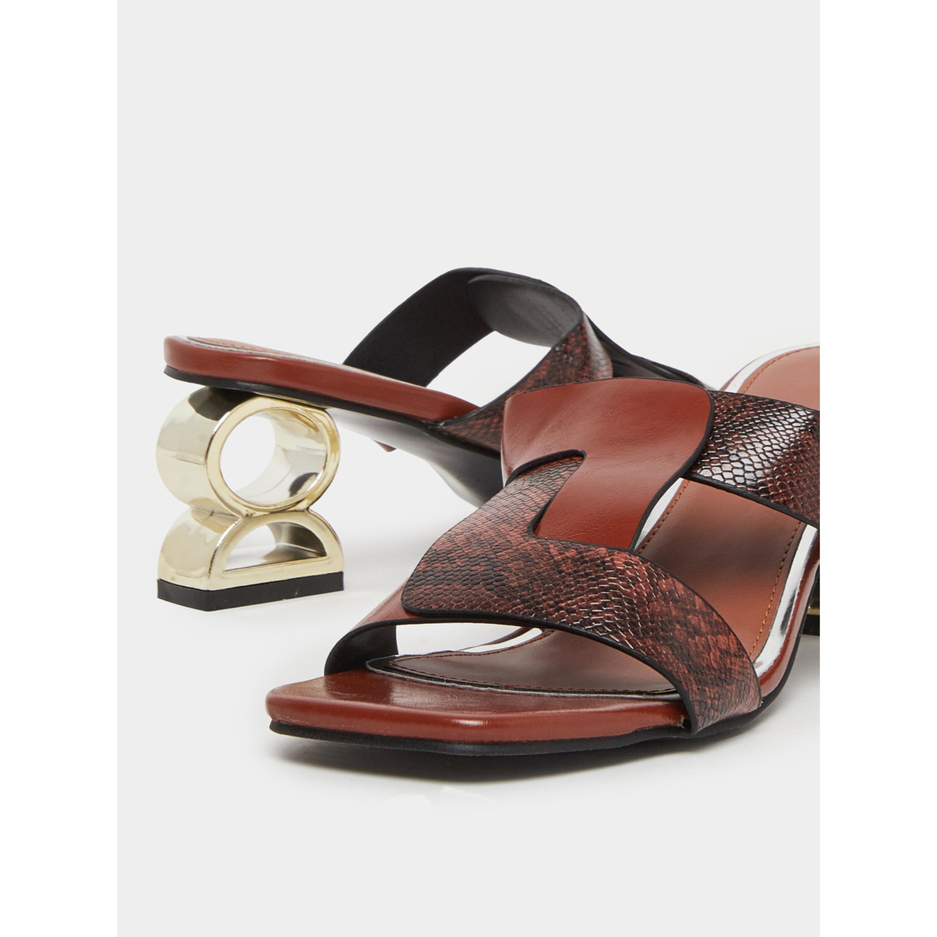 صندل نسائي بنقشة جلد الثعبان وكعب متوسط-women-shoes-sandals-heeled-image-3