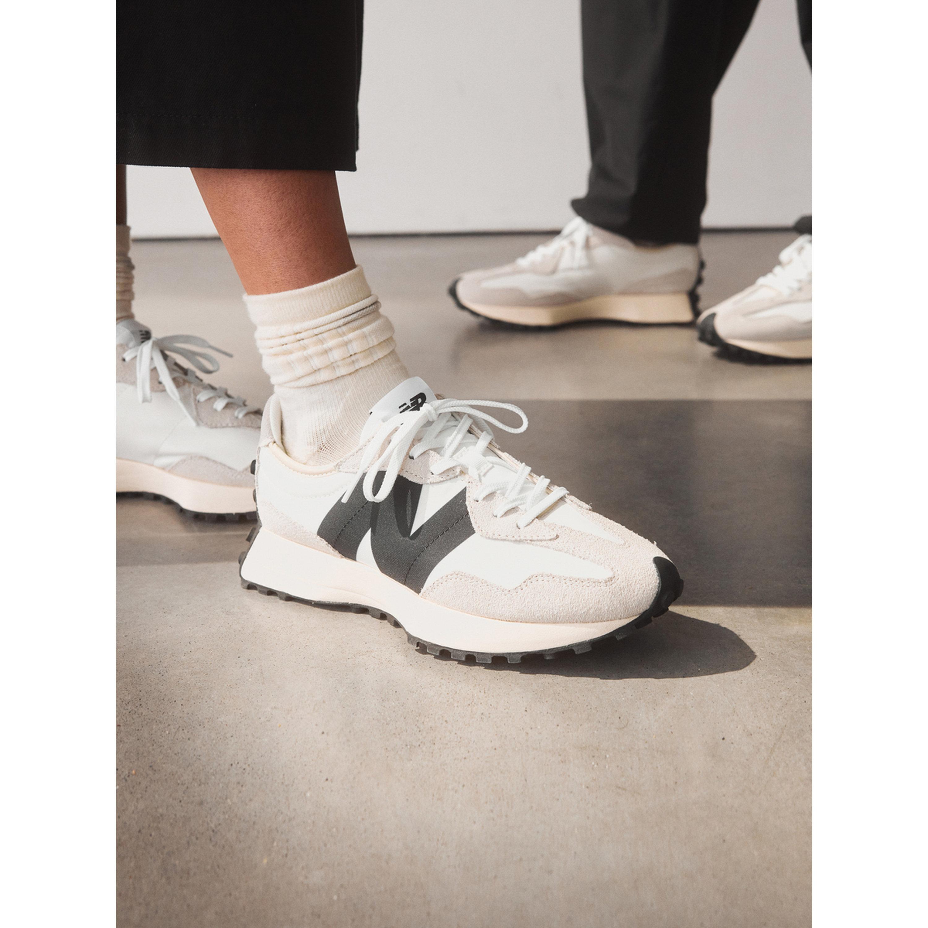 حذاء سنيكرز 327-women-shoes-sneakers-image-2