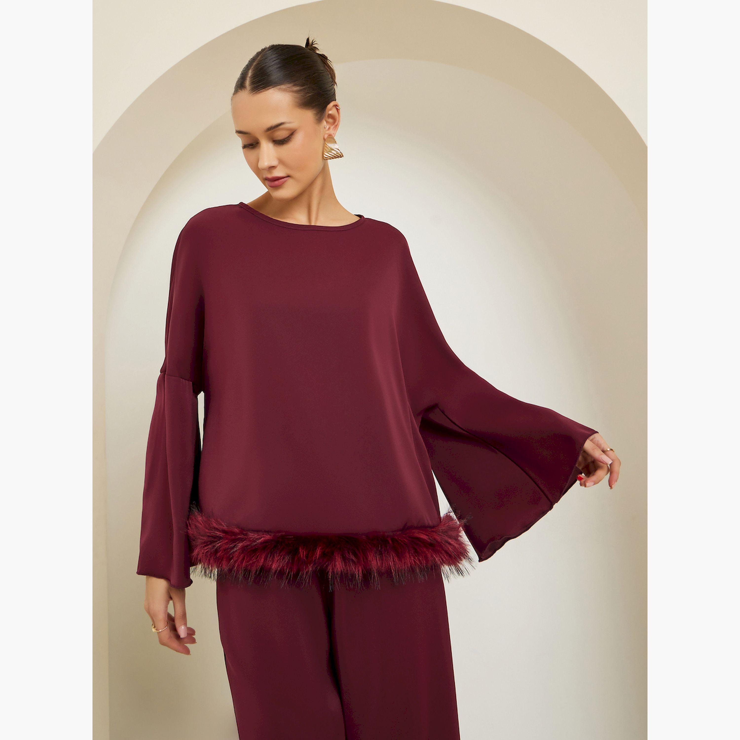 طقم منسق من بلوزة وبنطال بتفاصيل ريش صناعي-women-clothing-coordsets-image-2