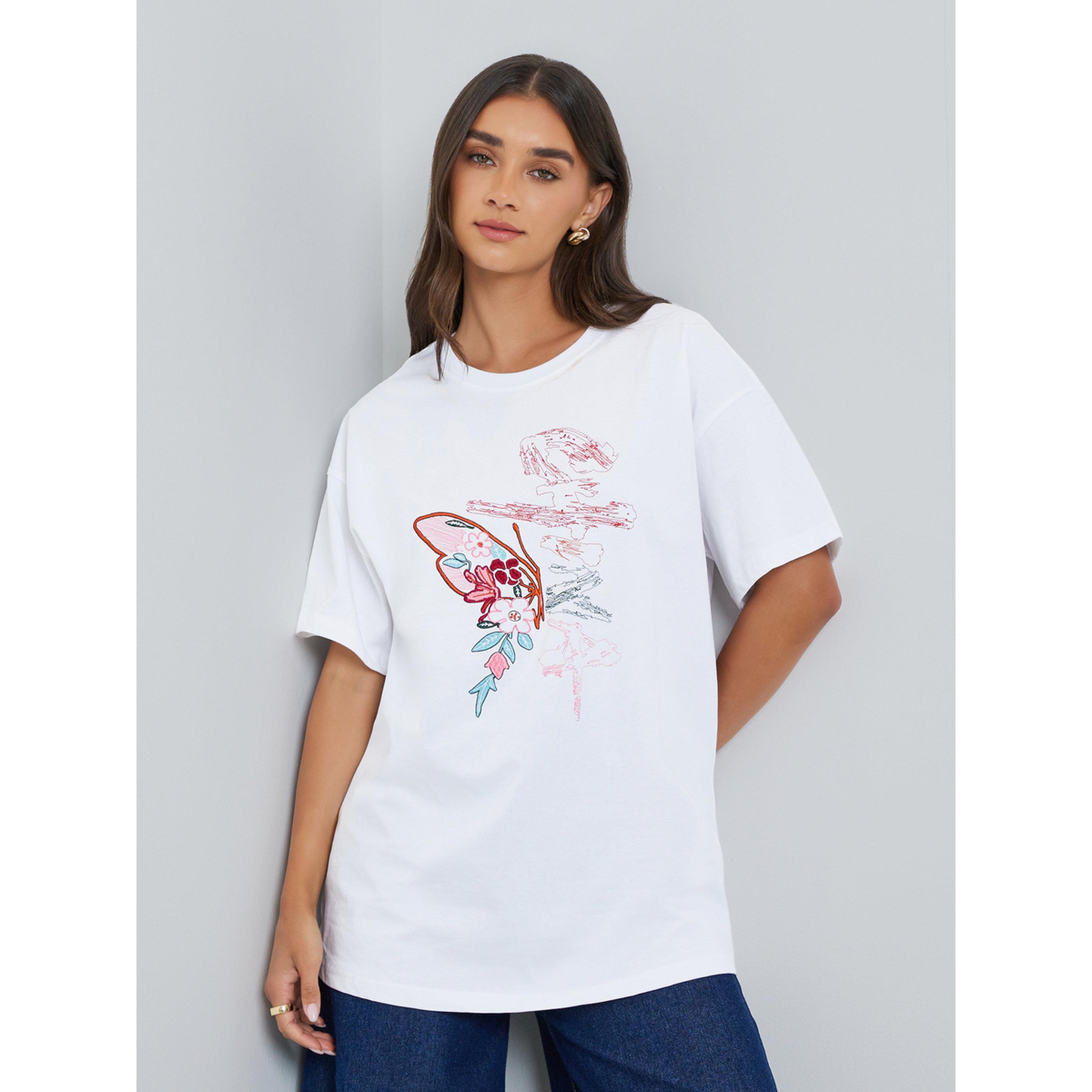 تيشيرت واسع بزهور مُطرّزة-women-clothing-tshirts-image-1