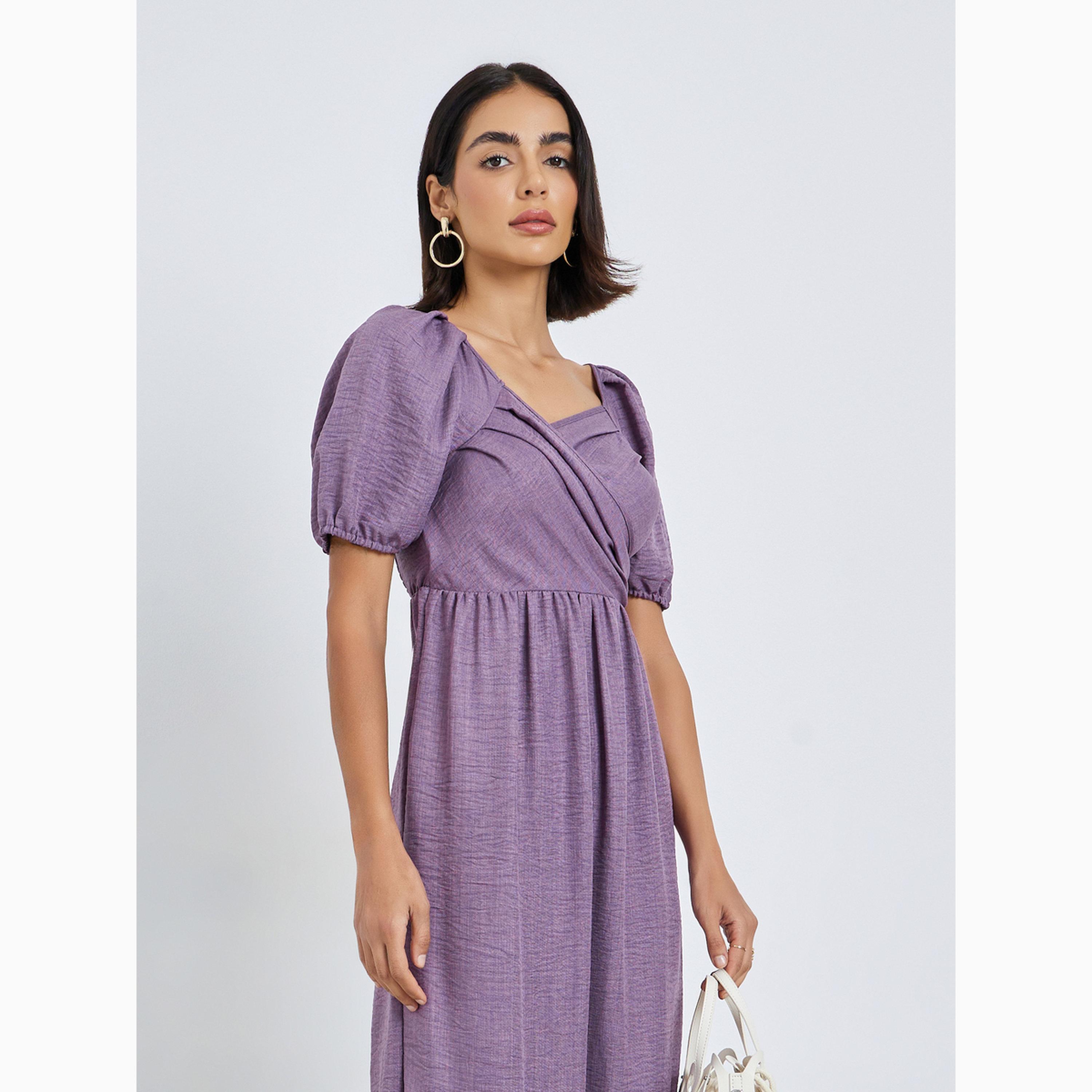 فستان طويل بحافة واسعة وأكمام منفوخة وكسرات مطوية-women-clothing-dresses-image-2