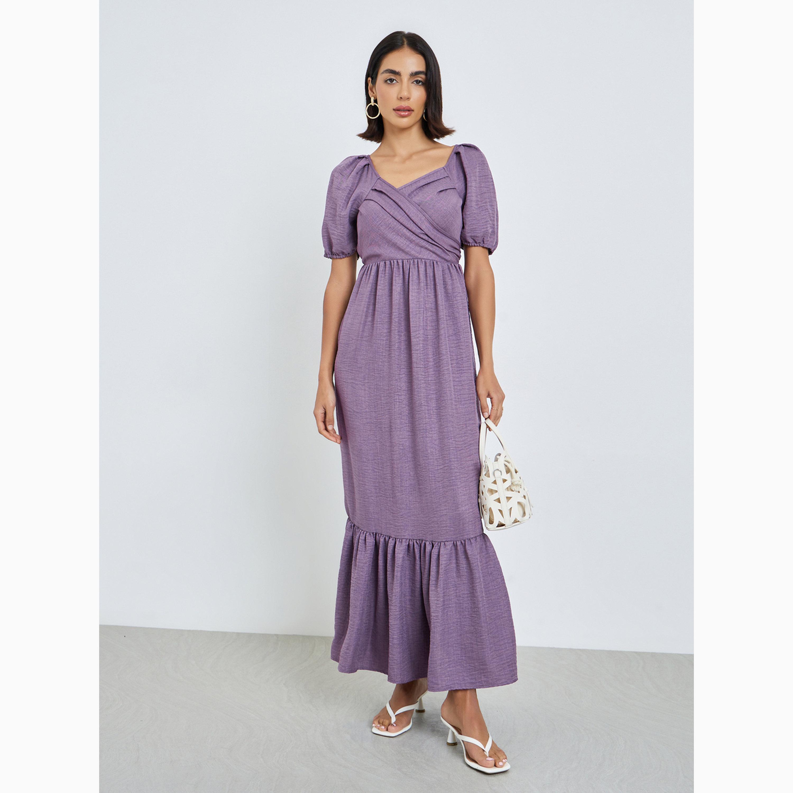 فستان طويل بحافة واسعة وأكمام منفوخة وكسرات مطوية-women-clothing-dresses-image-3