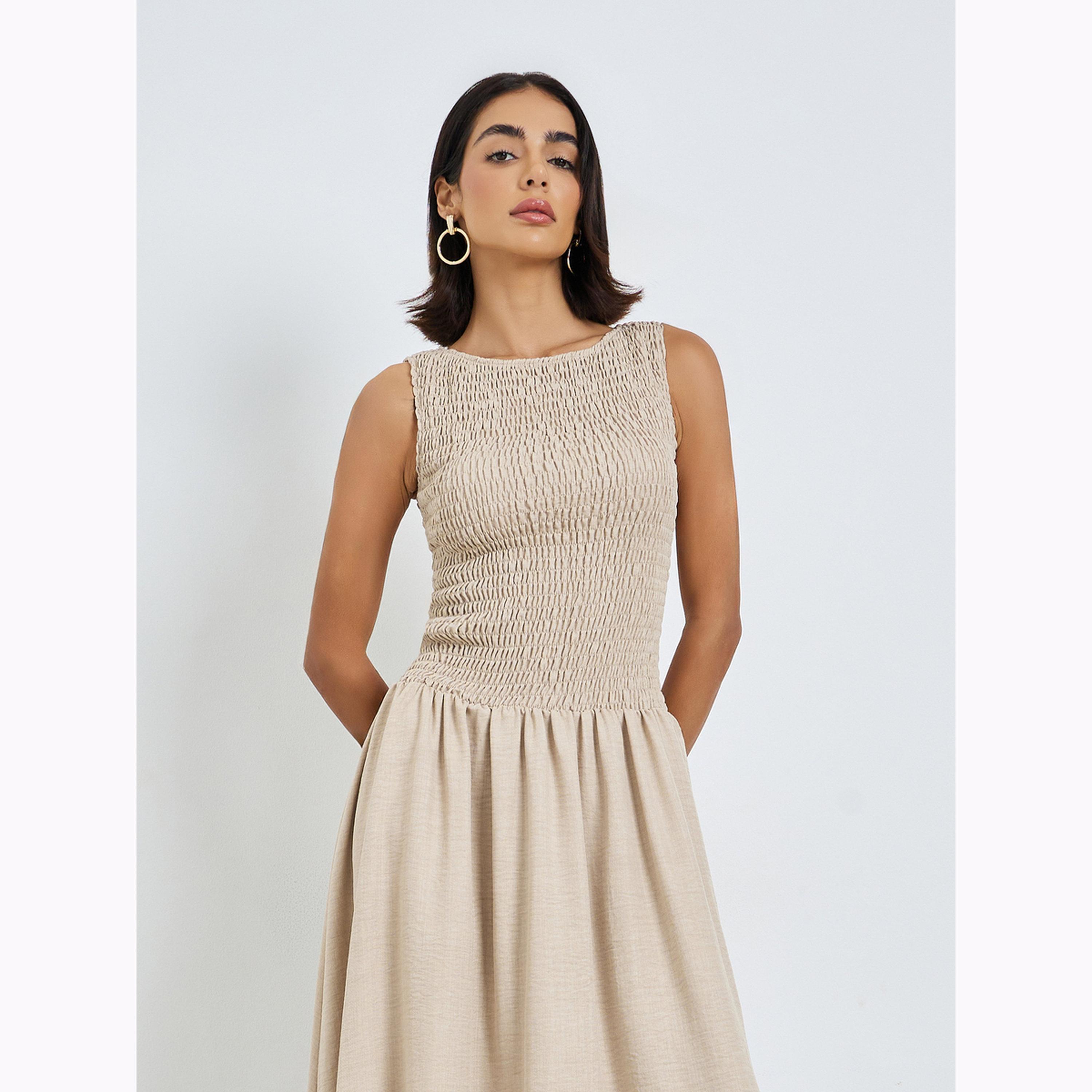 فستان طويل بحافة واسعة وتفاصيل مزمومة-women-clothing-dresses-image-3