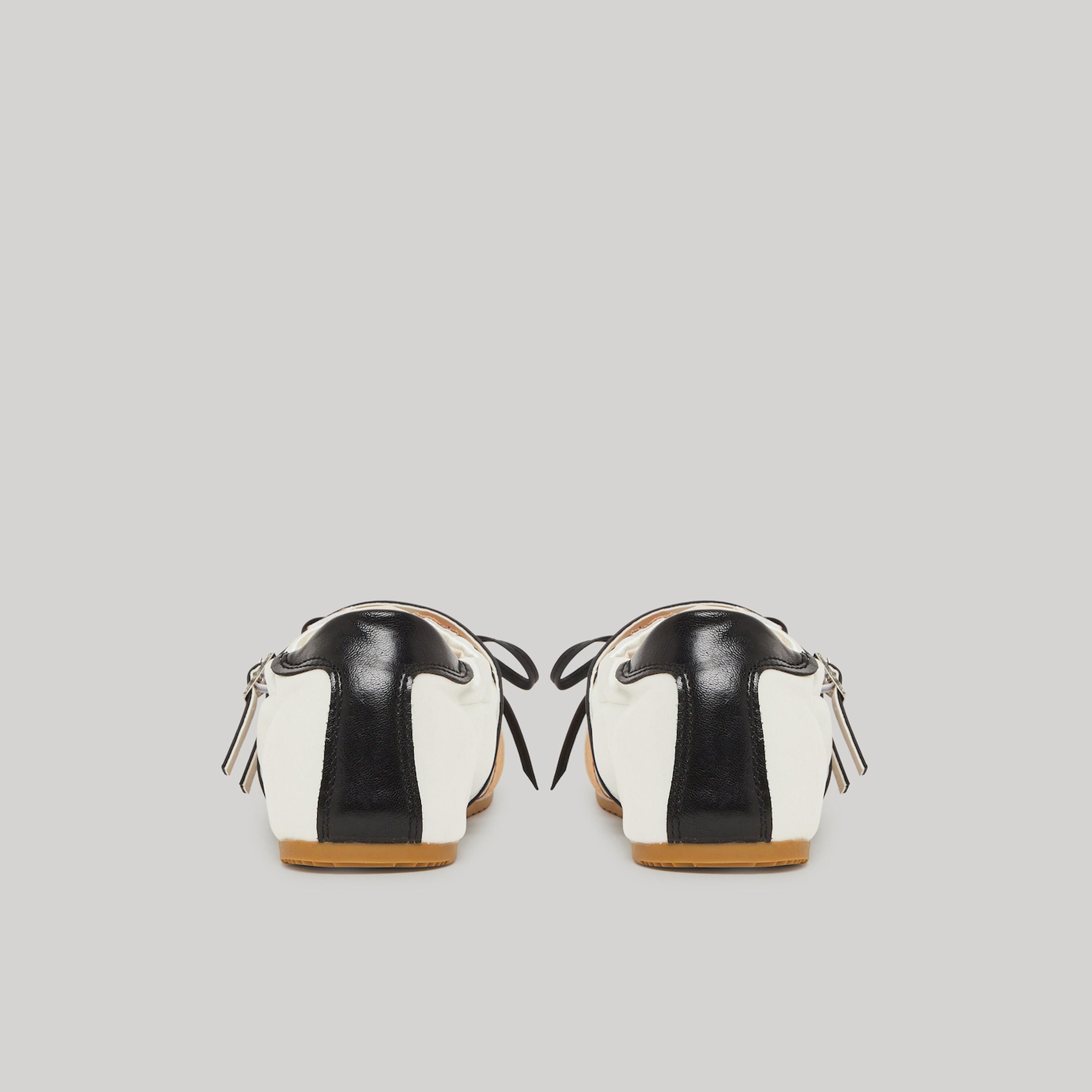 حذاء سنيكرز بتفاصيل ساتان وإبزيم-women-shoes-sneakers-image-5