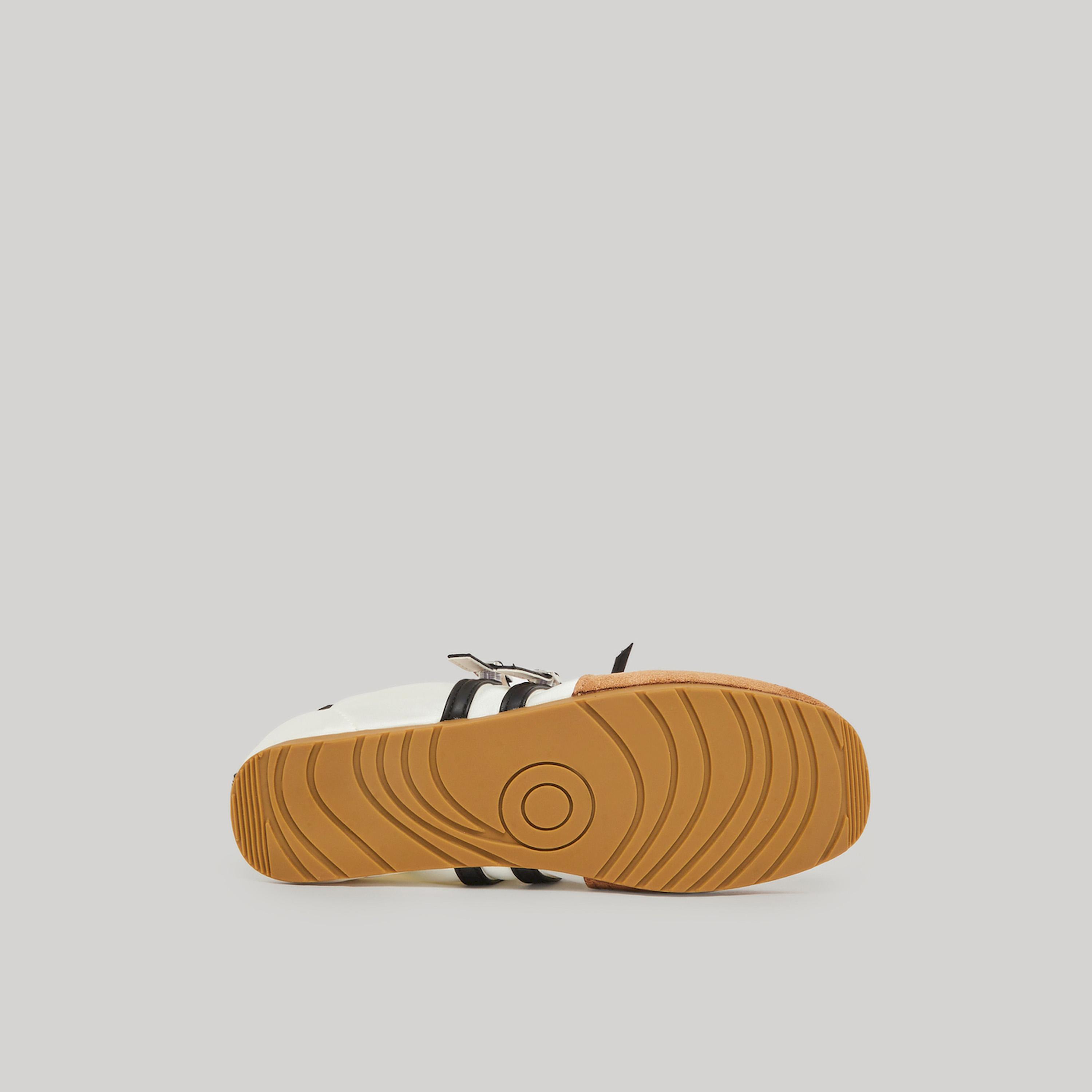حذاء سنيكرز بتفاصيل ساتان وإبزيم-women-shoes-sneakers-image-6