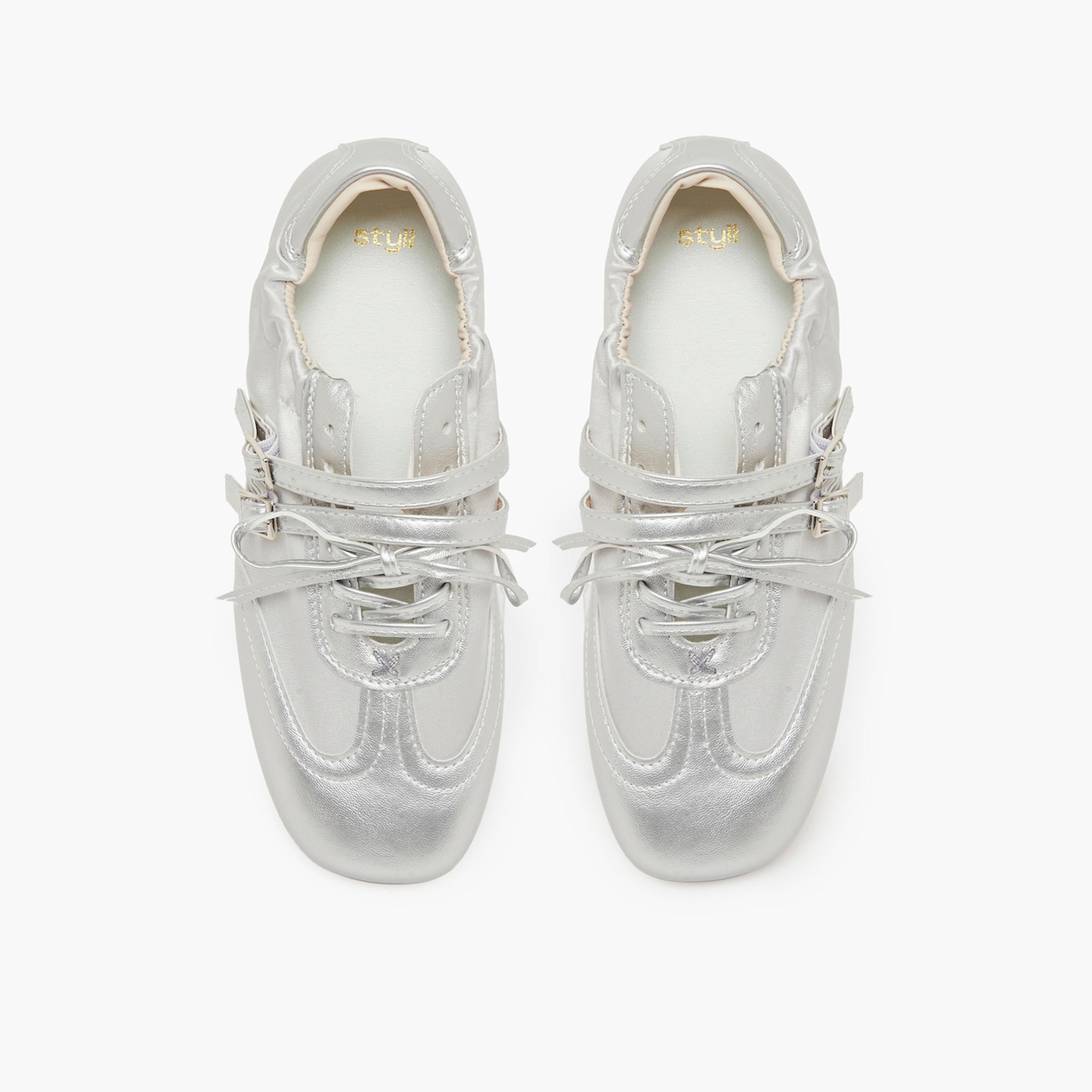 حذاء سنيكرز ميتاليك بإبزيم-women-shoes-sneakers-image-3