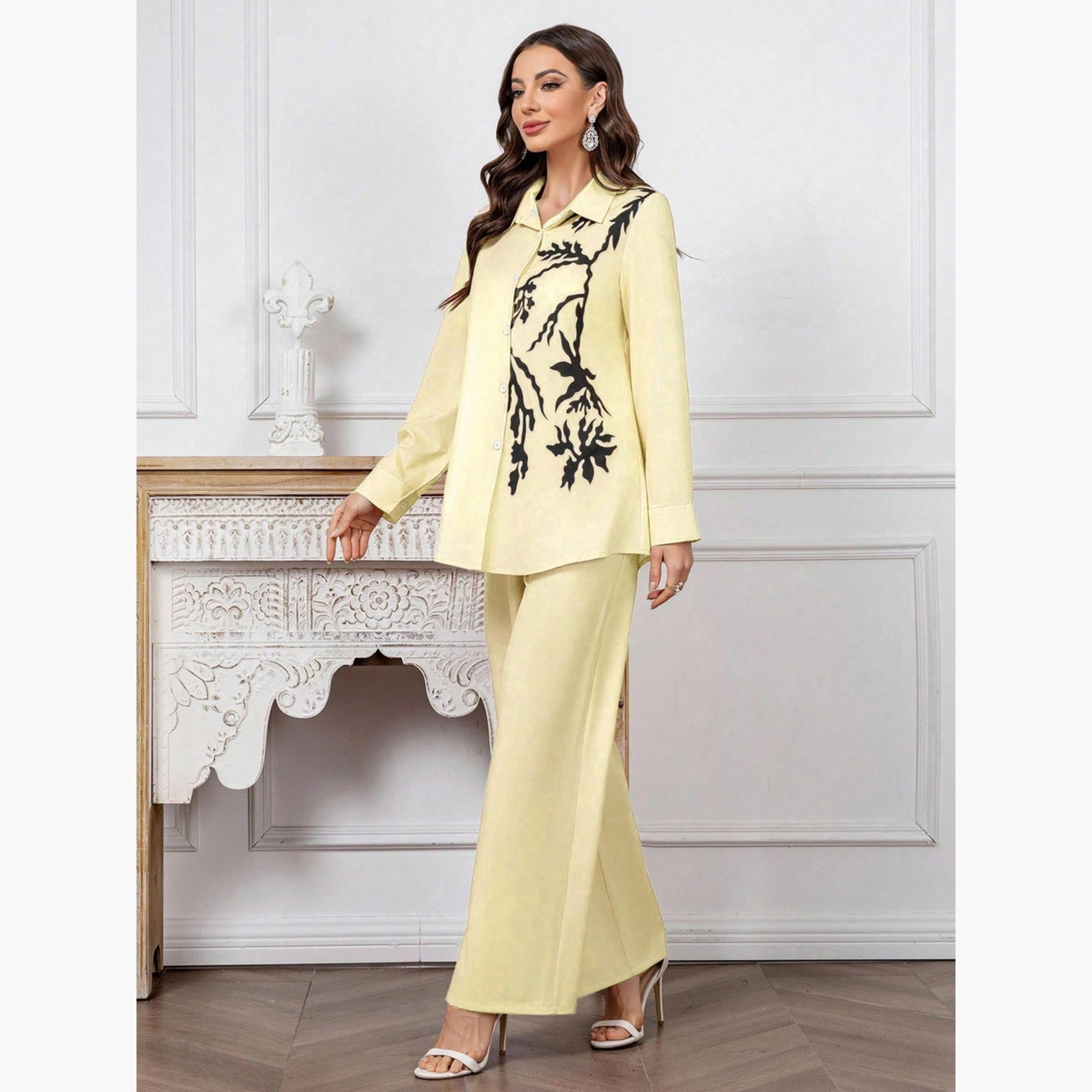 طقم منسق قميص وبنطال واسع بطبعة أوراق شجر صفراء-women-clothing-coordsets-image-3