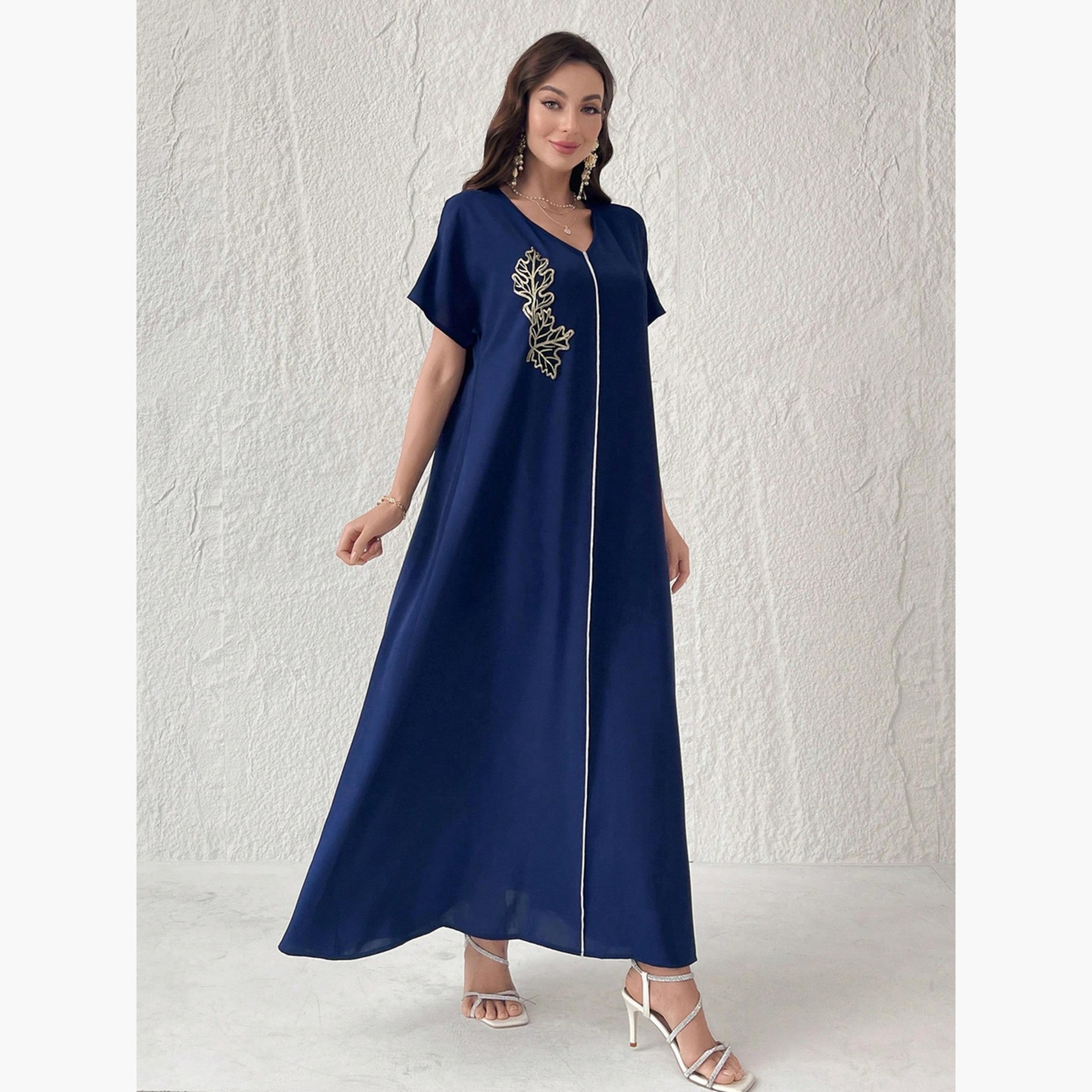 جلابية نسائية مطرزة بحافة واسعة بلون أزرق-women-arabicclothing-jalabiyas-image-3
